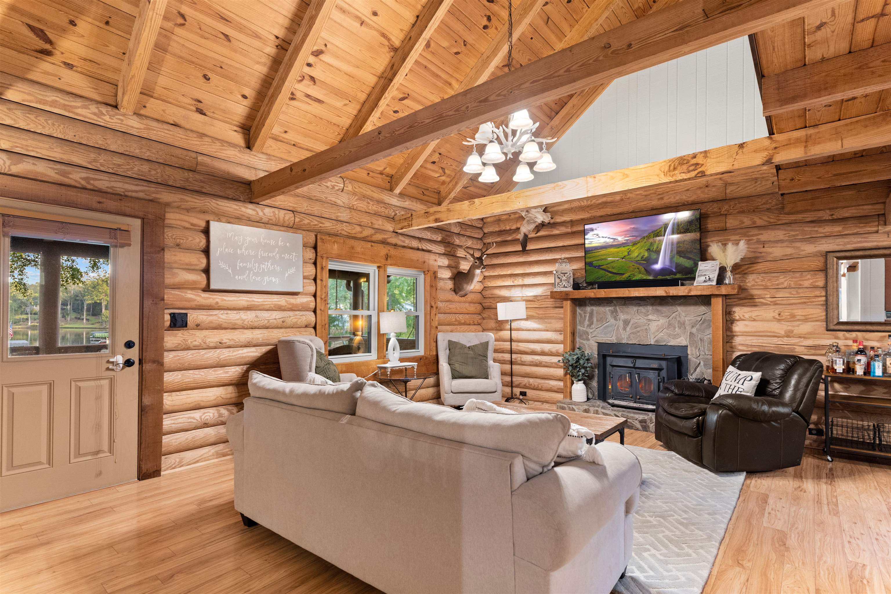 224 LOCH WAY