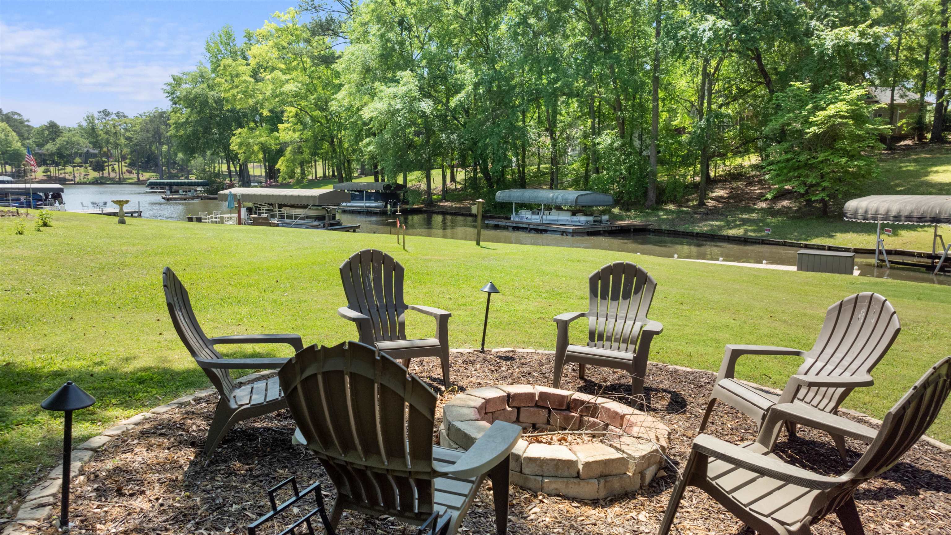 224 LOCH WAY