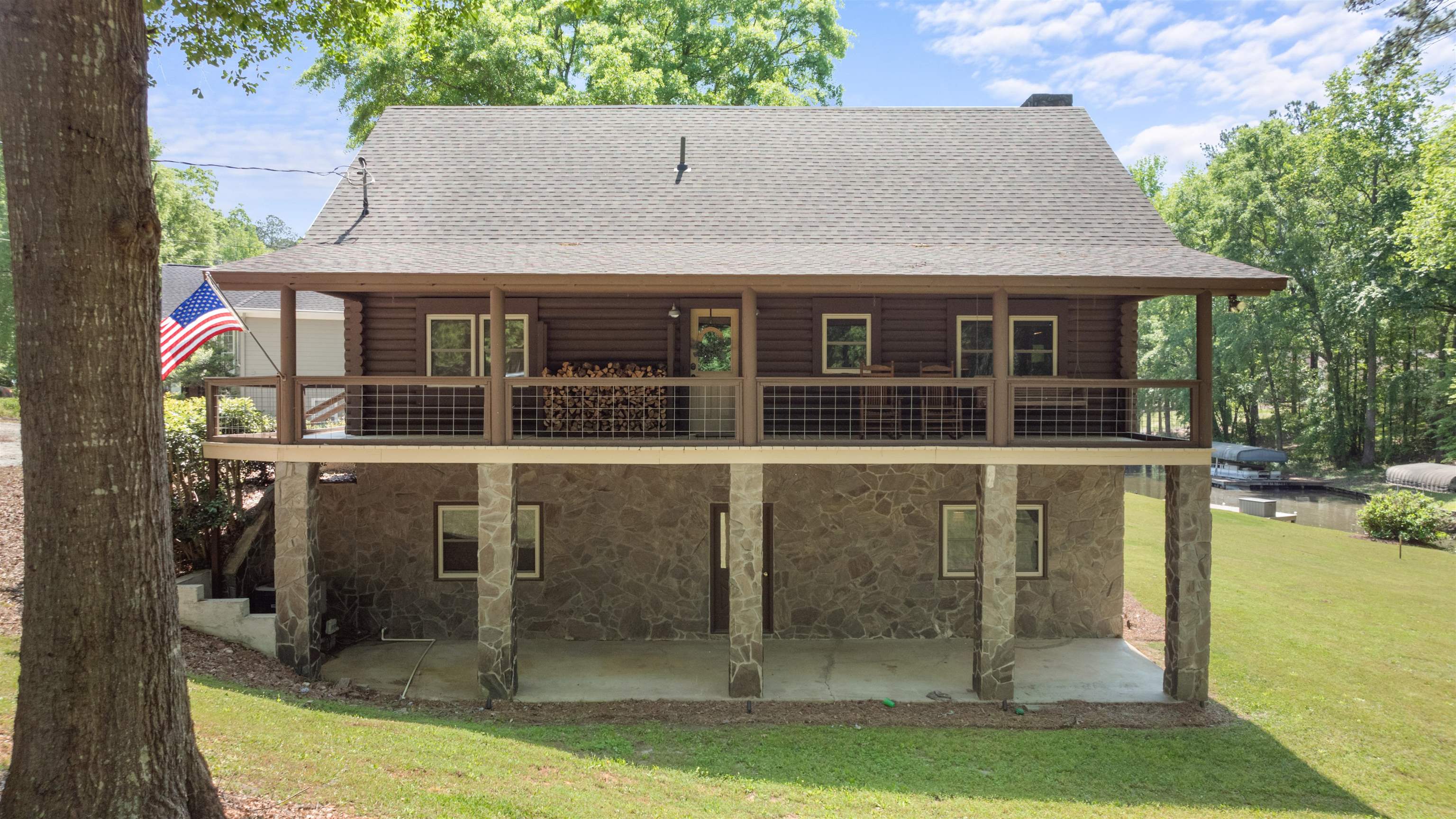 224 LOCH WAY