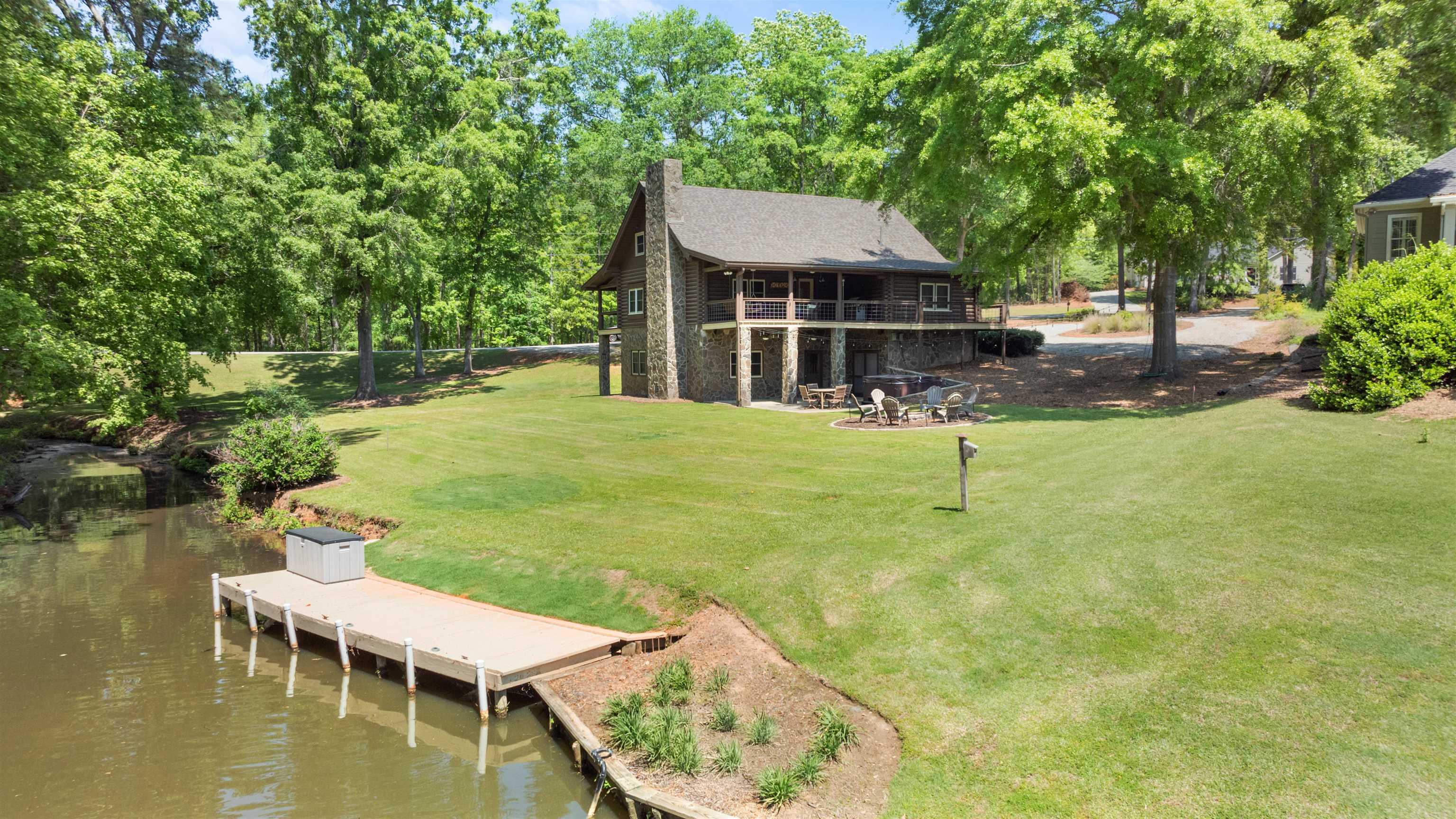 224 LOCH WAY