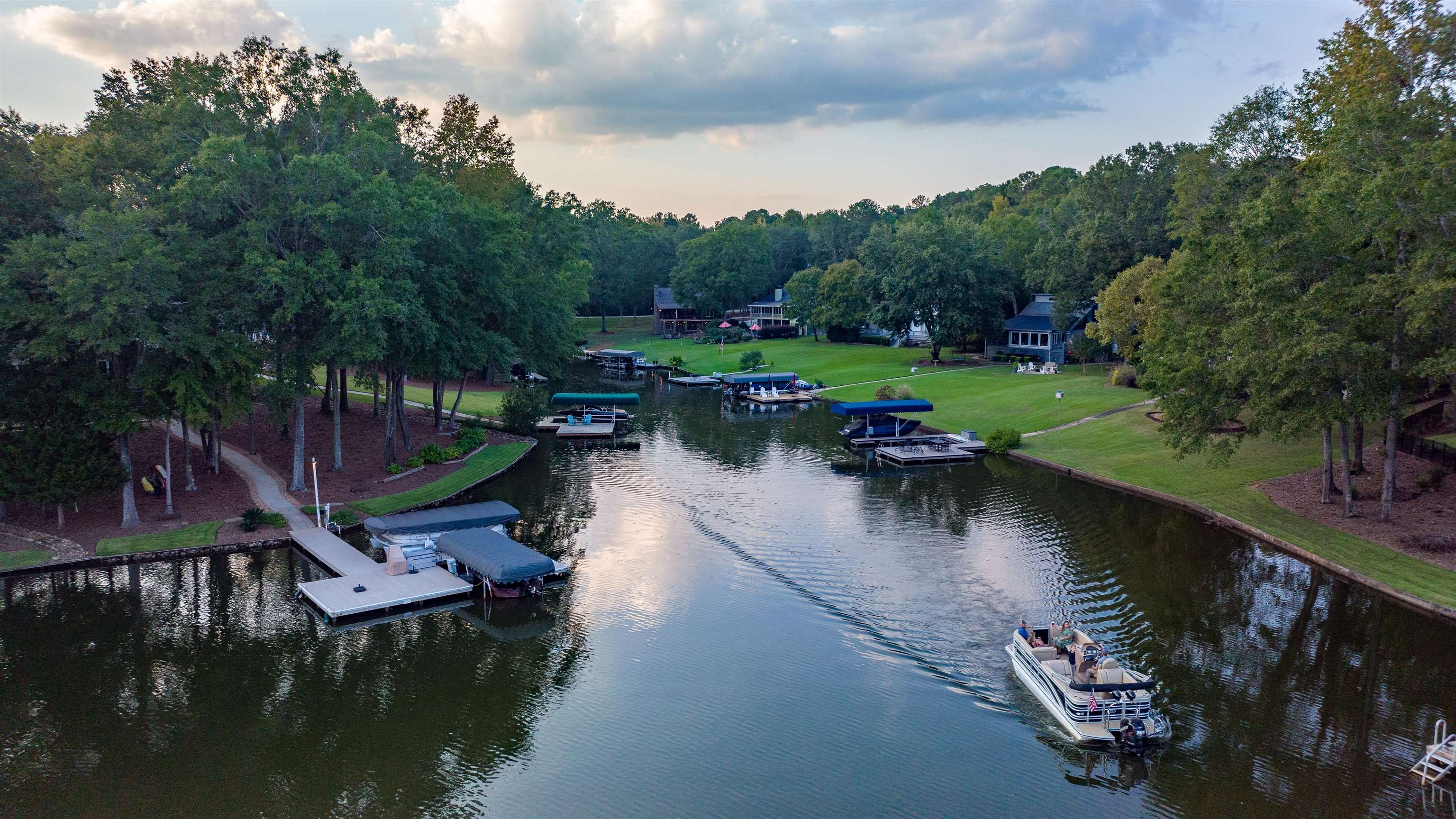 224 LOCH WAY