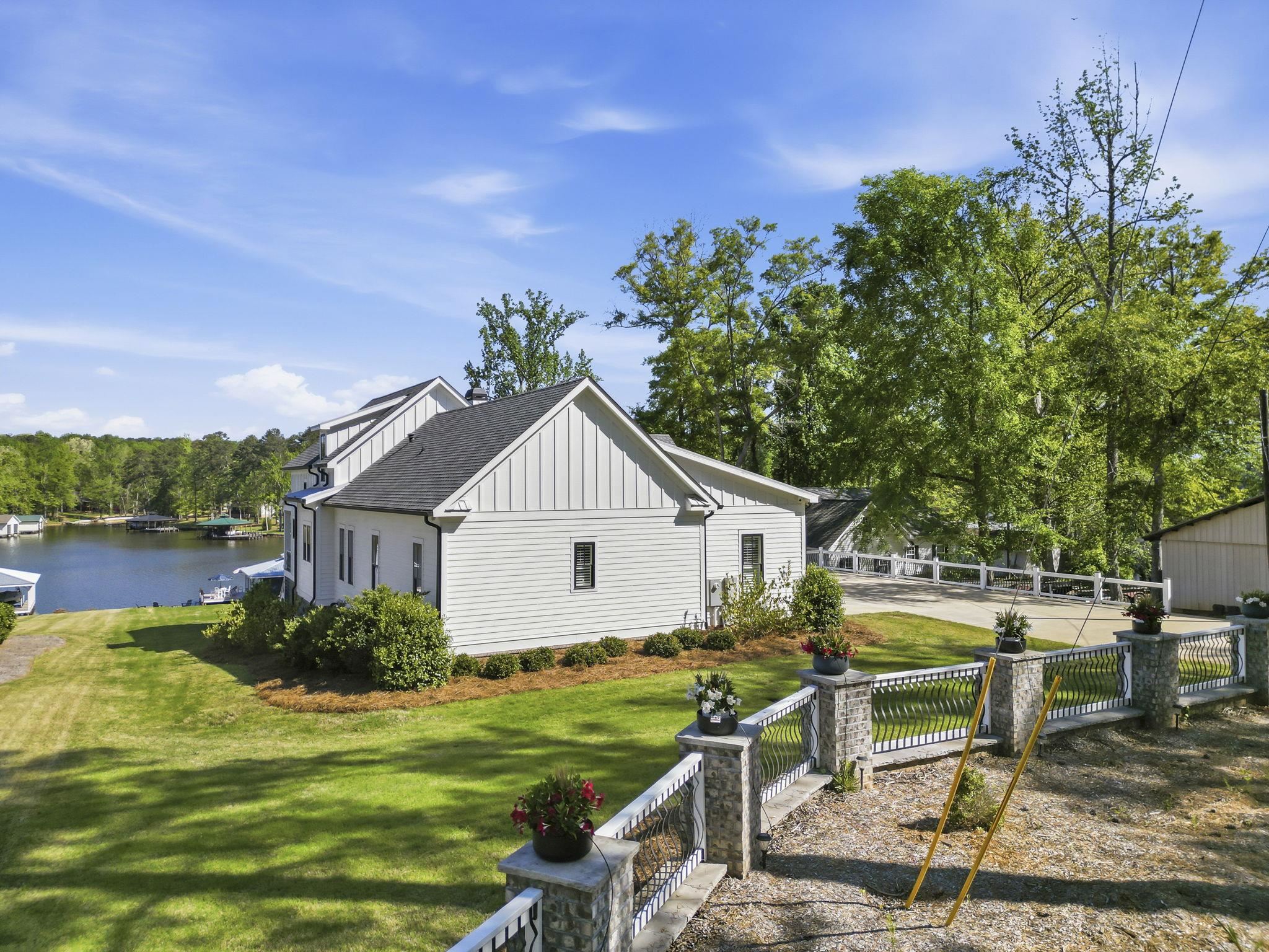 1090 CROOKED CREEK ROAD