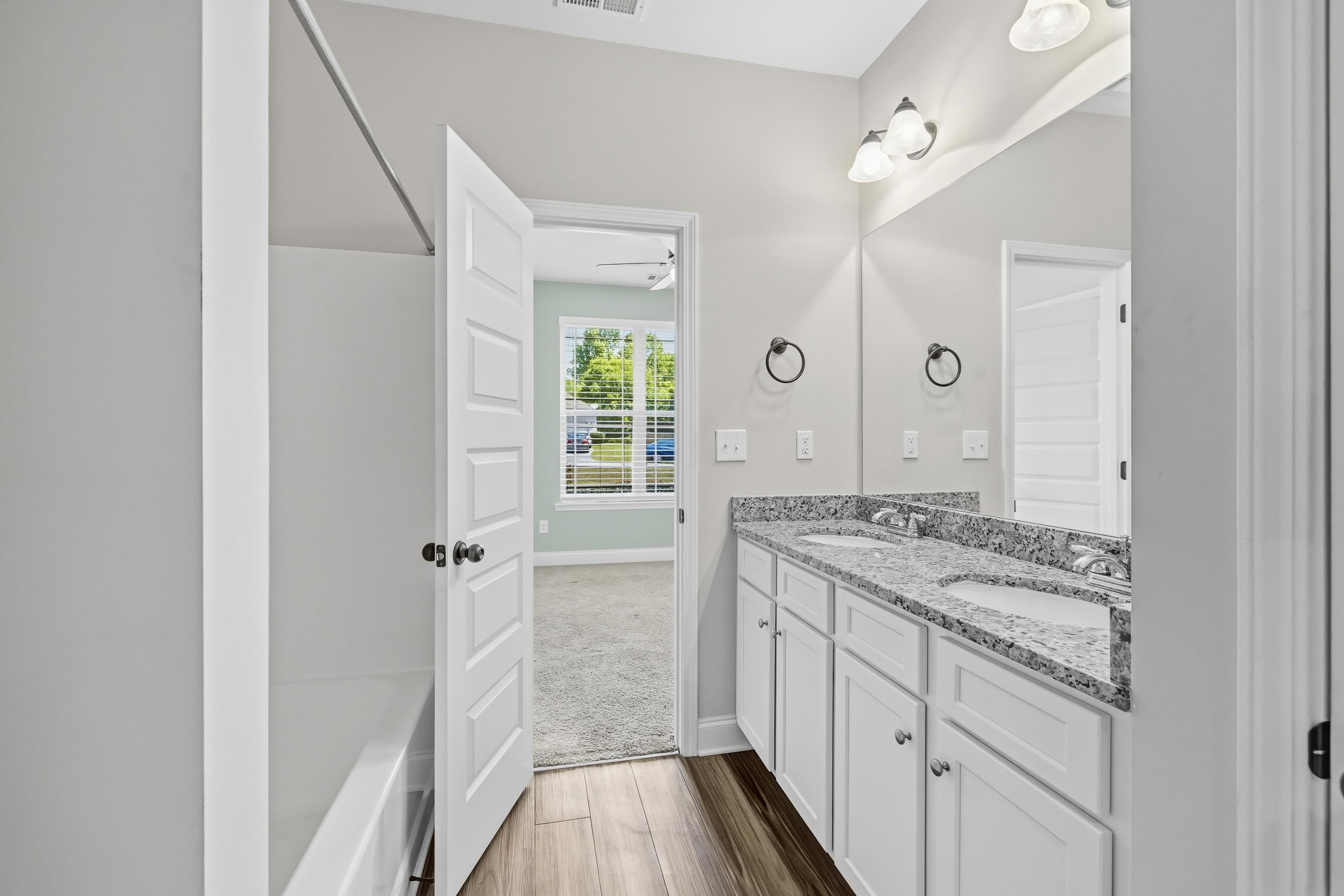 124 HUNTERS CHASE COURT