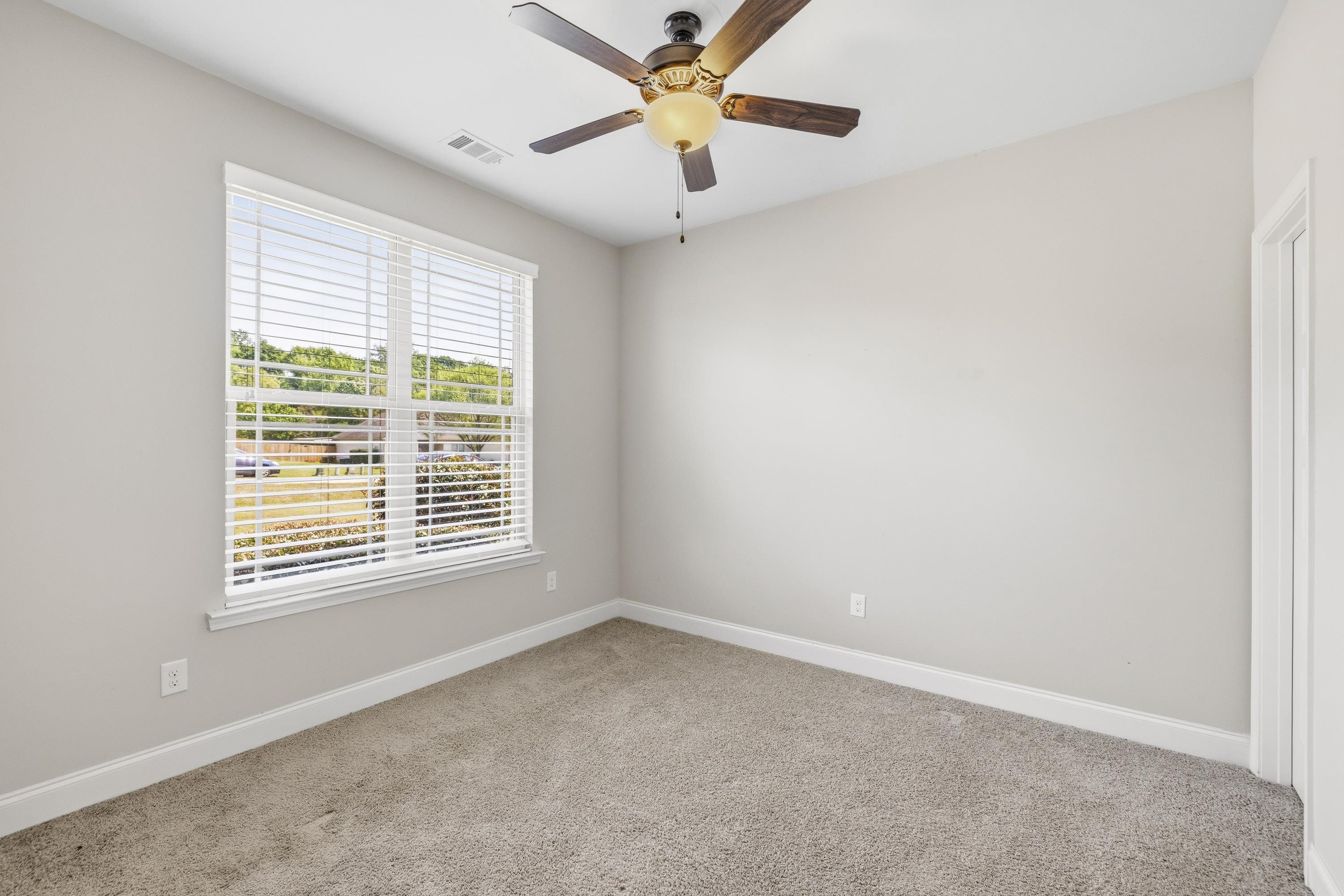 124 HUNTERS CHASE COURT