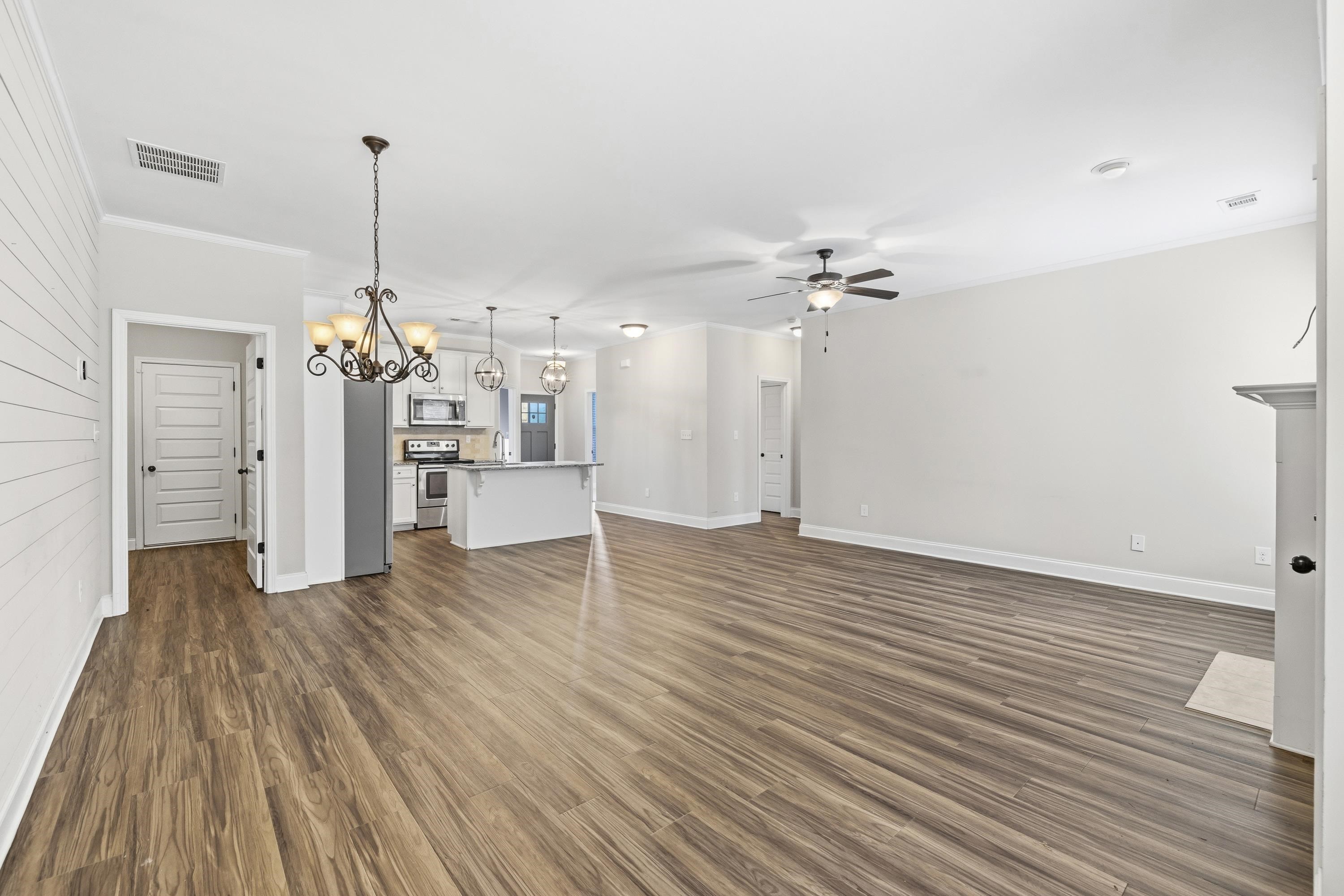 124 HUNTERS CHASE COURT