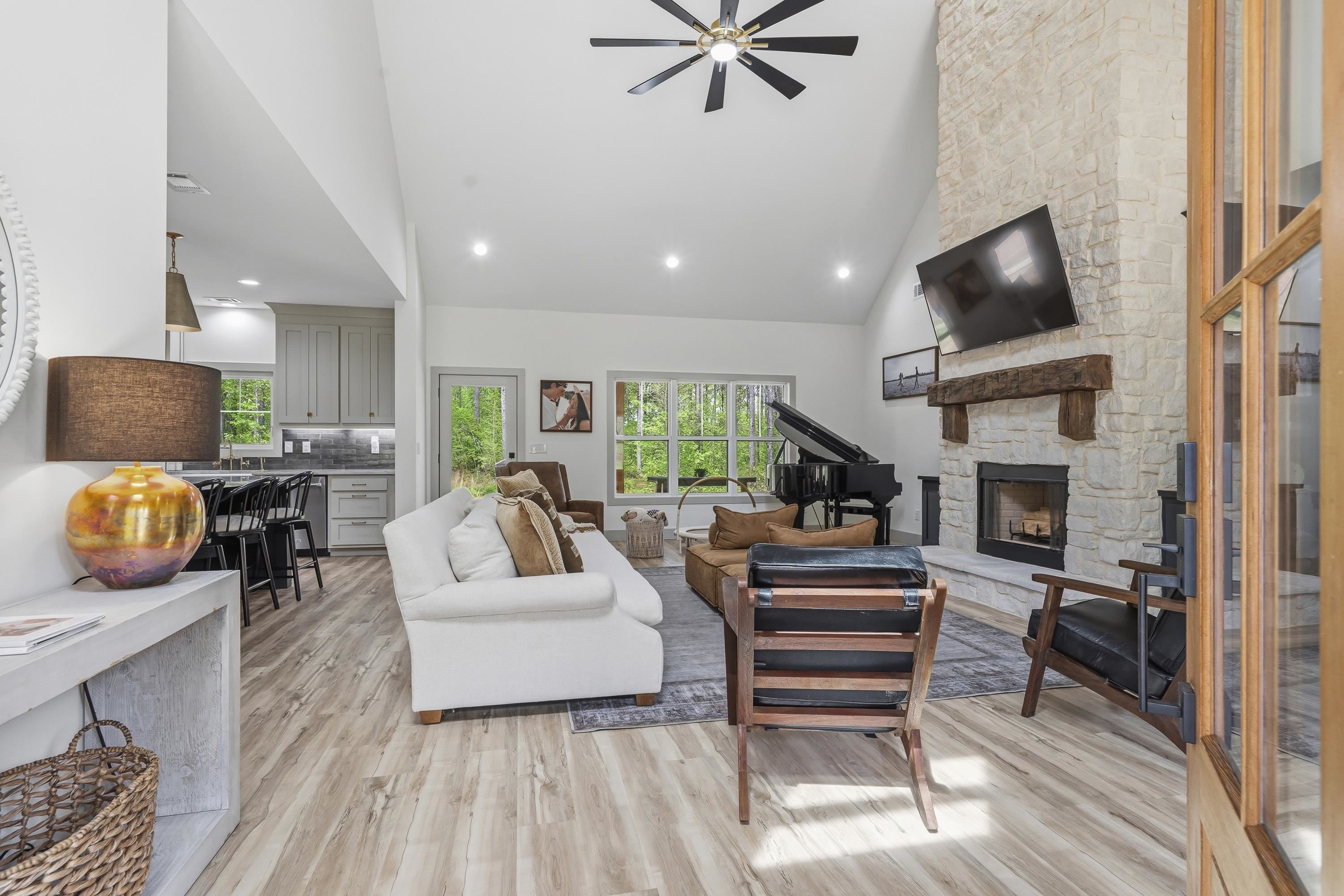 1351 AQUA ROAD