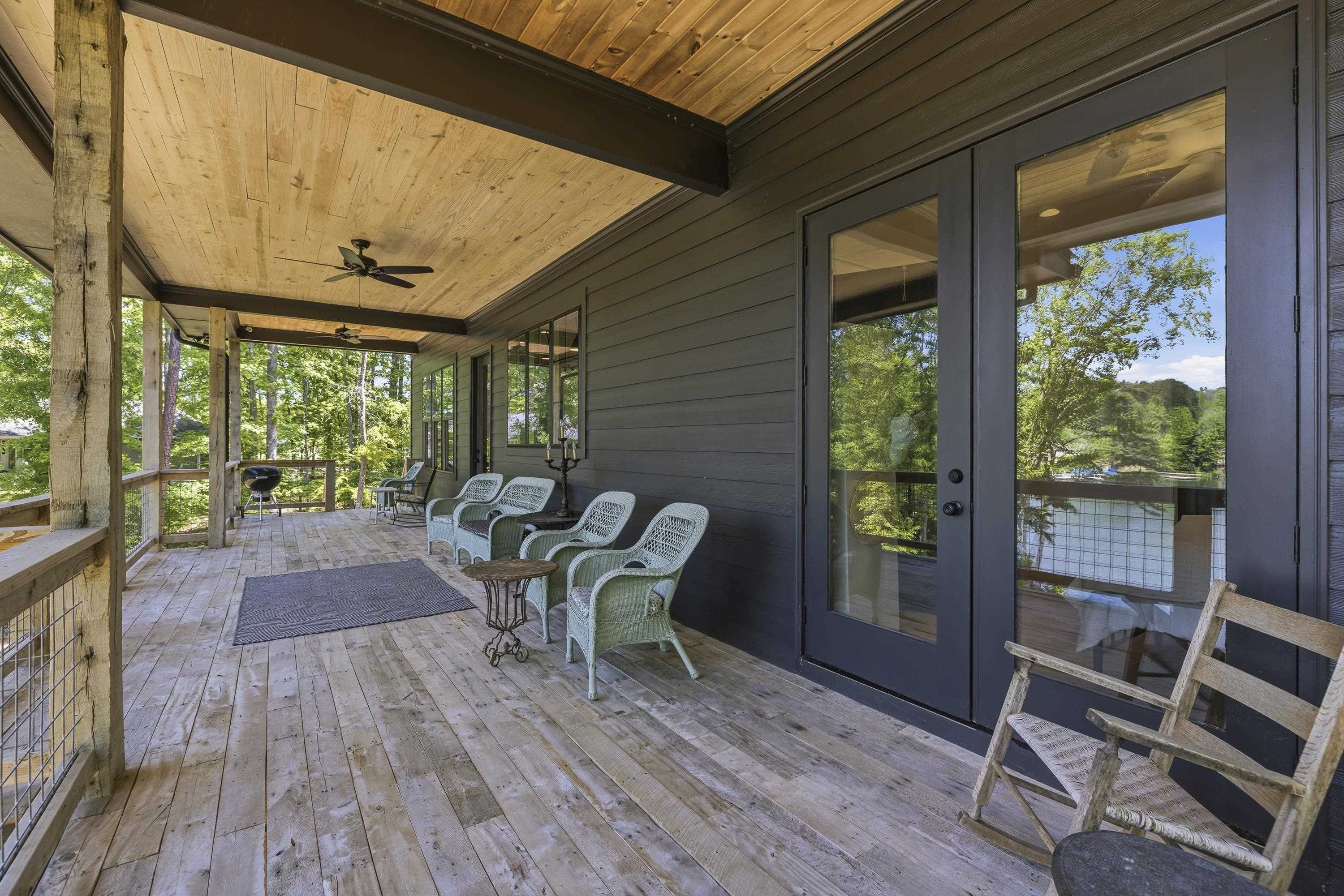 109 LONG SHOALS CIRCLE