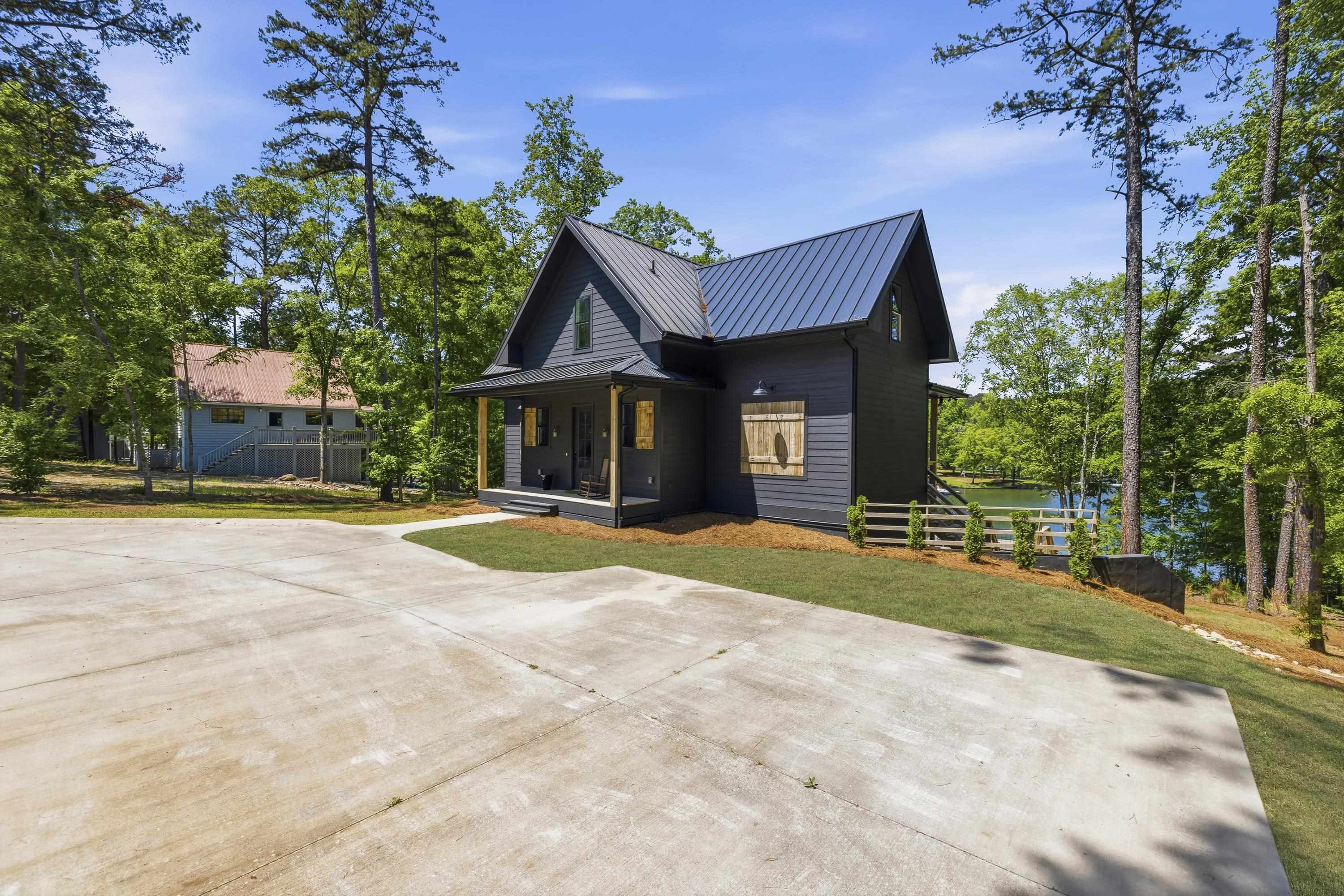 109 LONG SHOALS CIRCLE