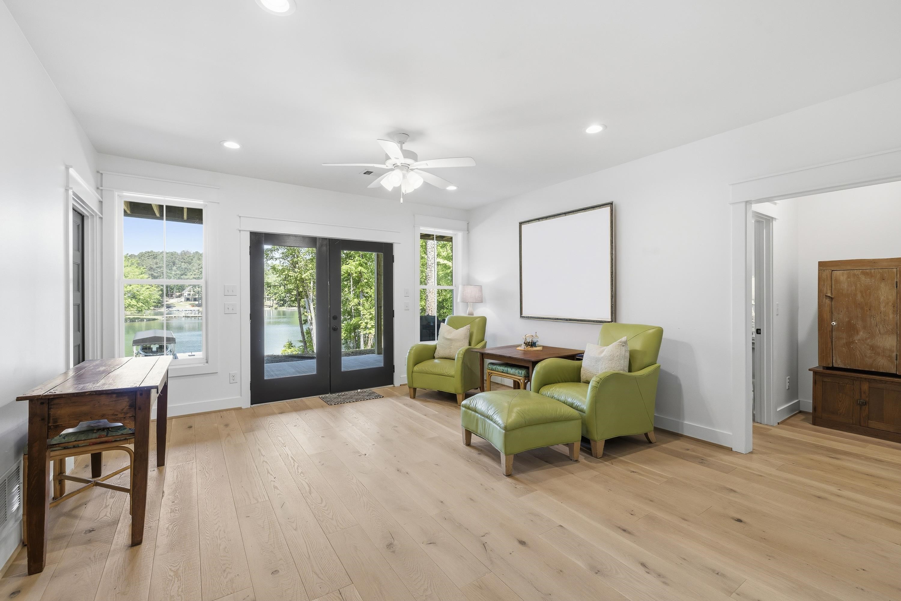 109 LONG SHOALS CIRCLE