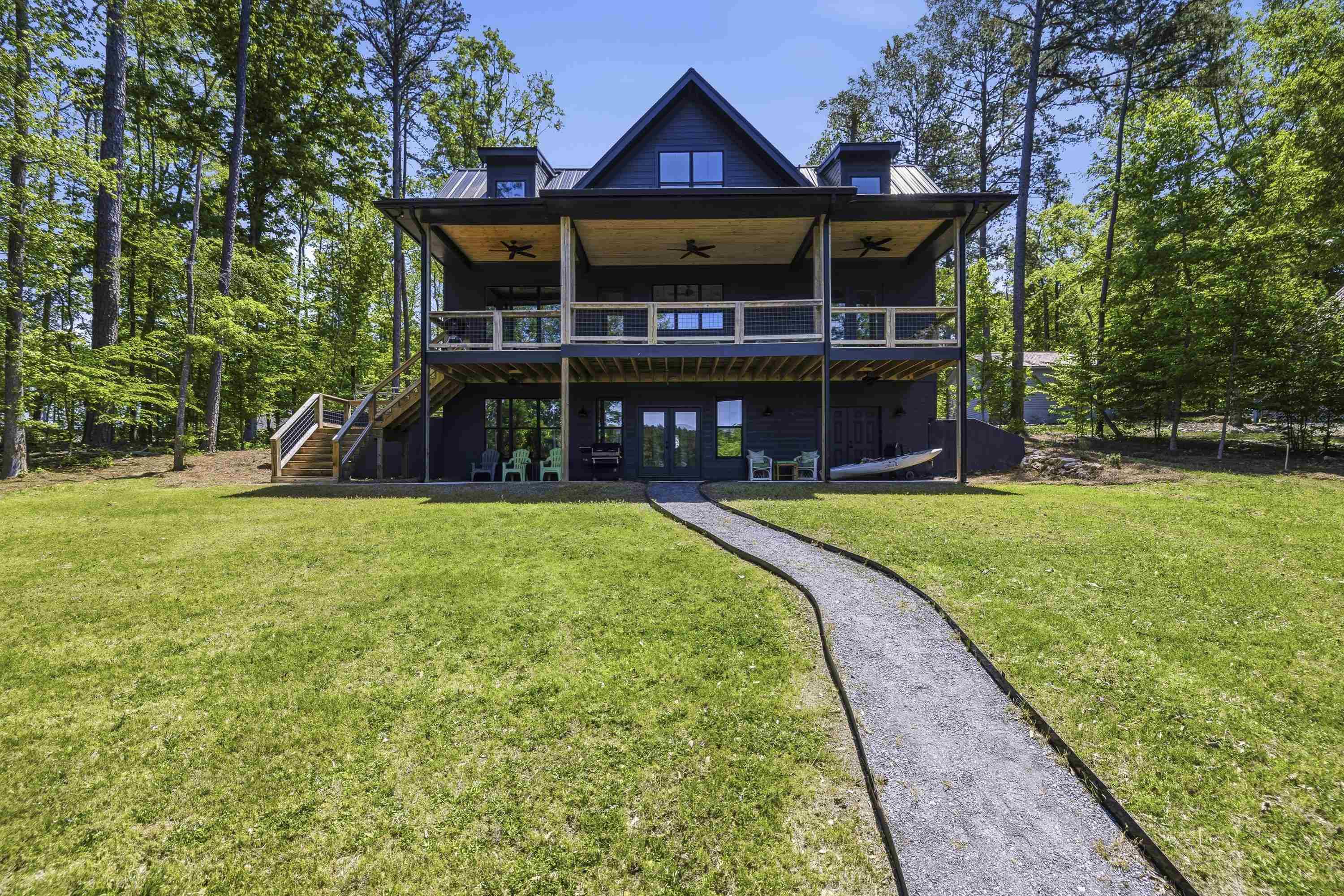 109 LONG SHOALS CIRCLE