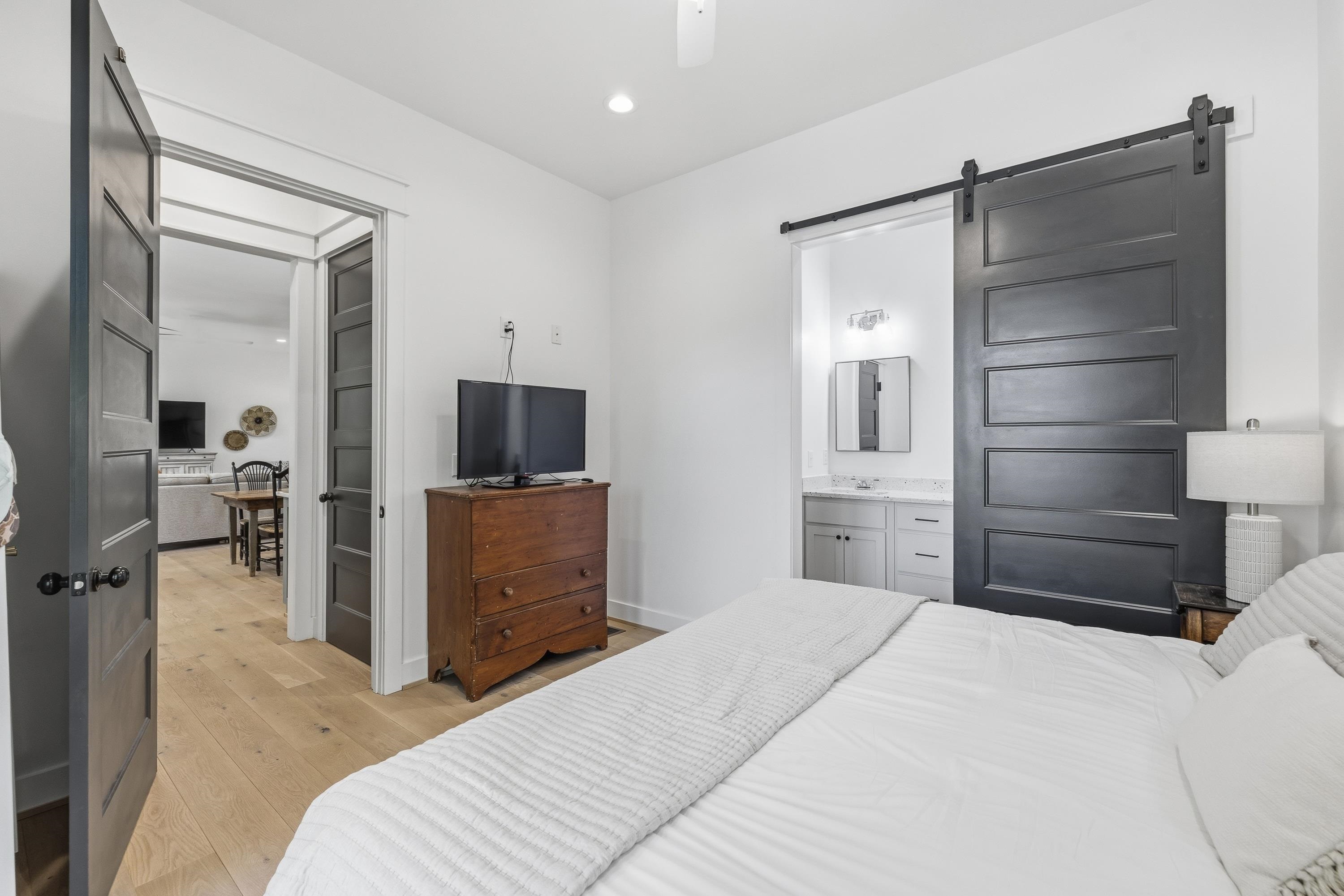 109 LONG SHOALS CIRCLE