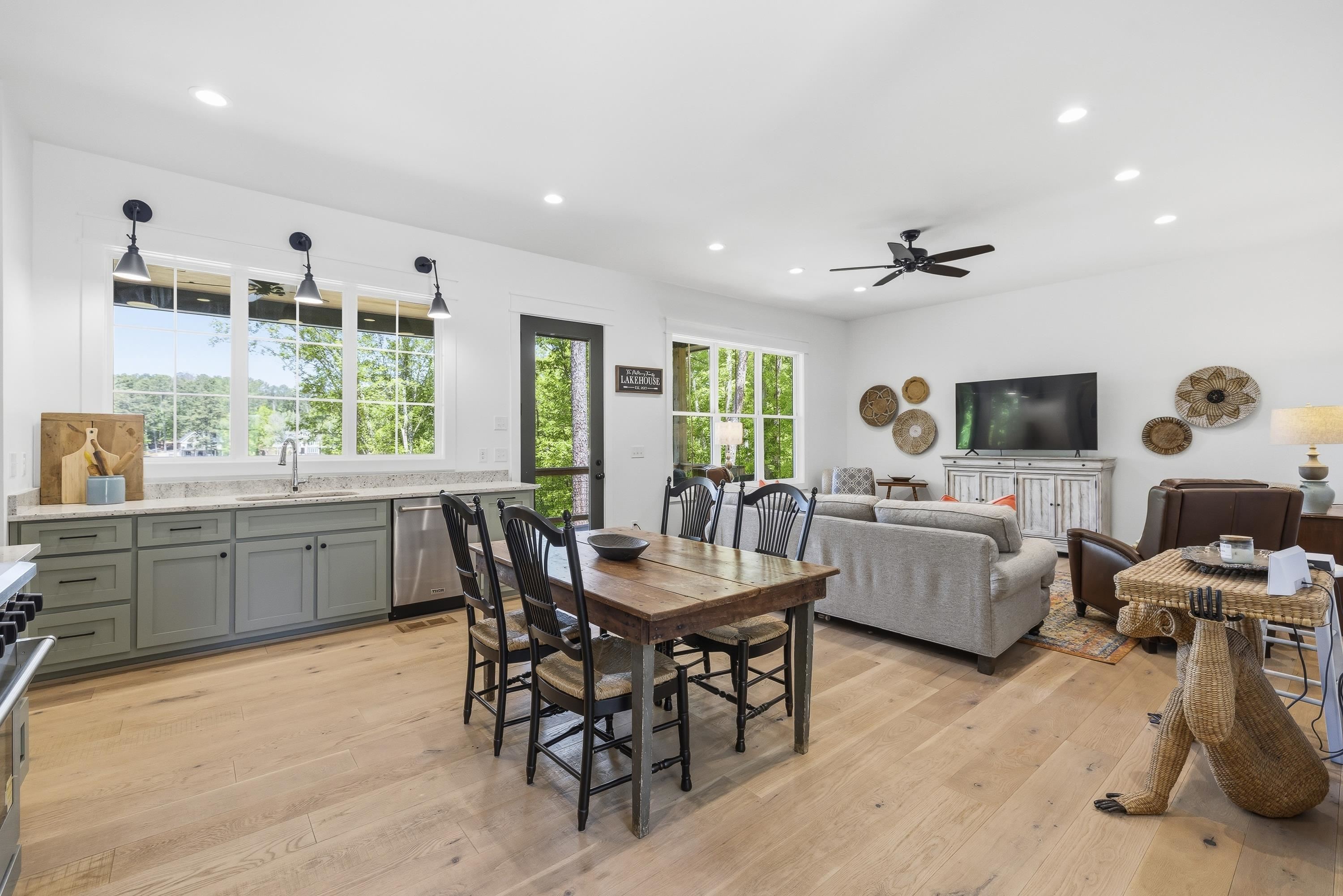 109 LONG SHOALS CIRCLE