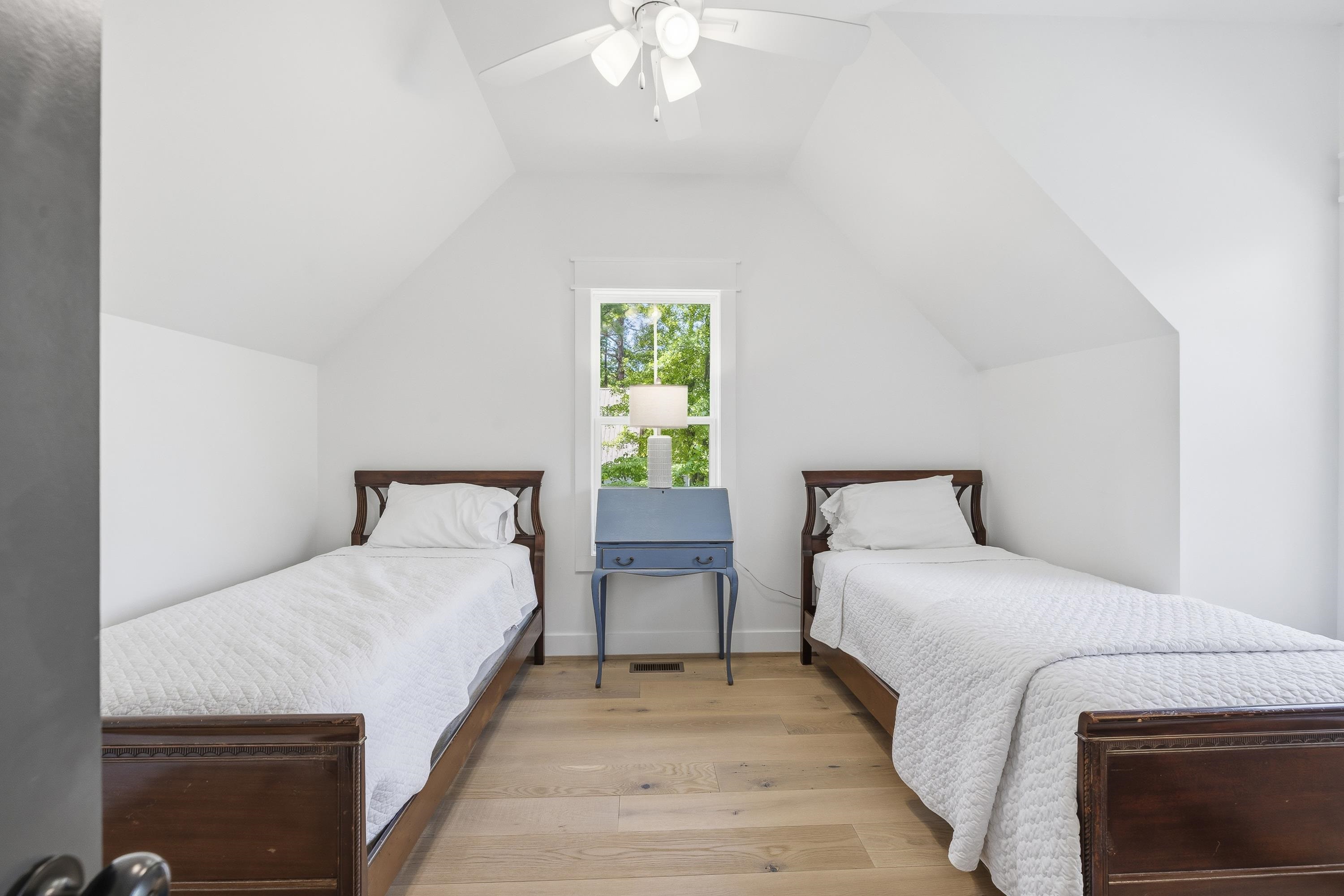 109 LONG SHOALS CIRCLE