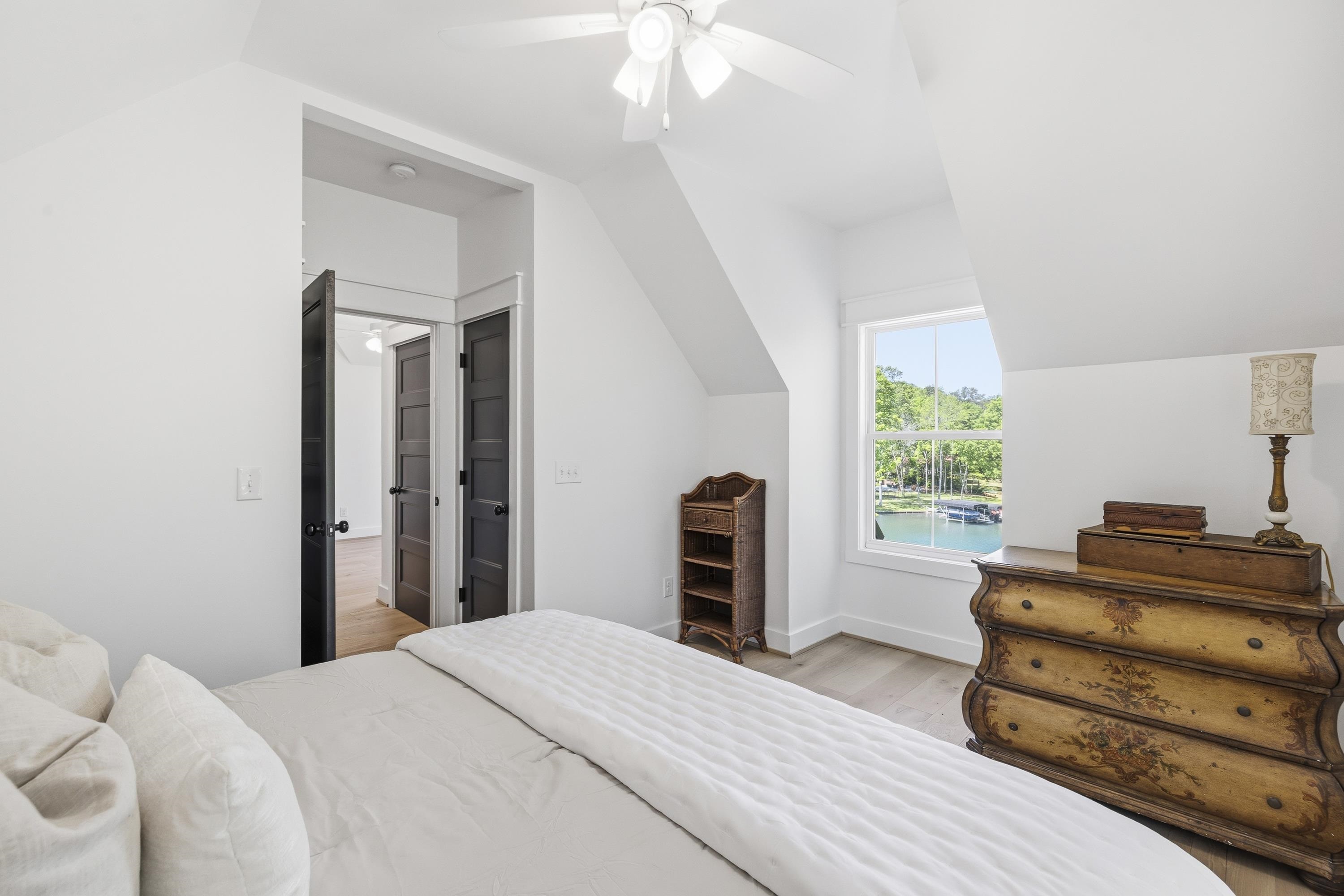 109 LONG SHOALS CIRCLE