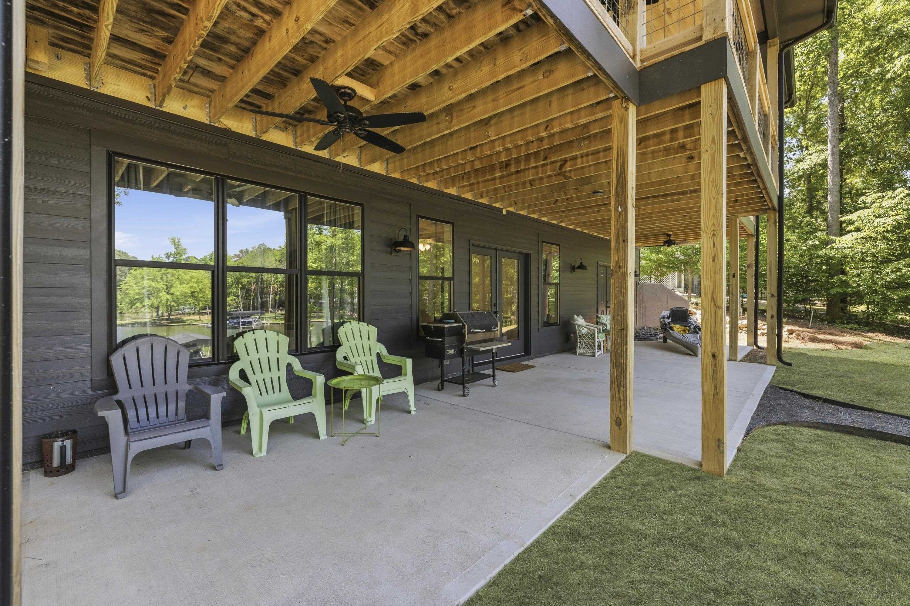 109 LONG SHOALS CIRCLE