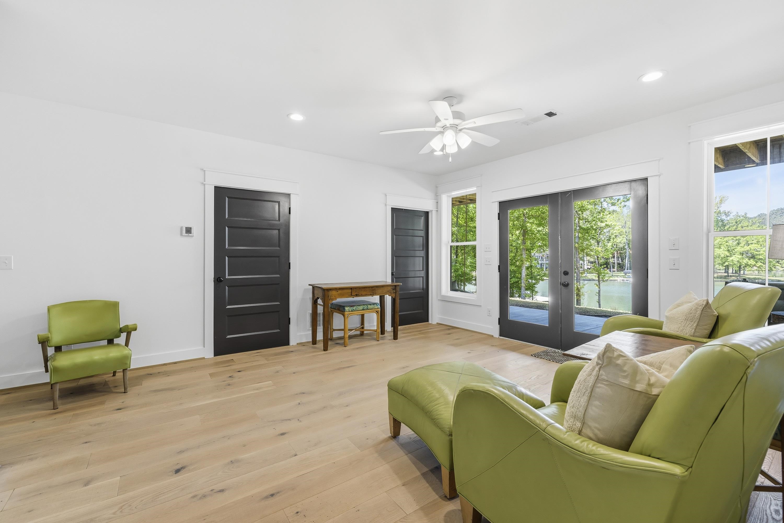 109 LONG SHOALS CIRCLE