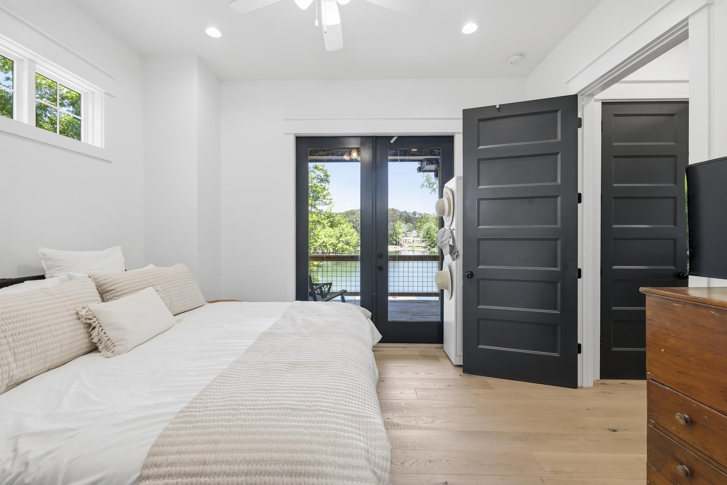 109 LONG SHOALS CIRCLE