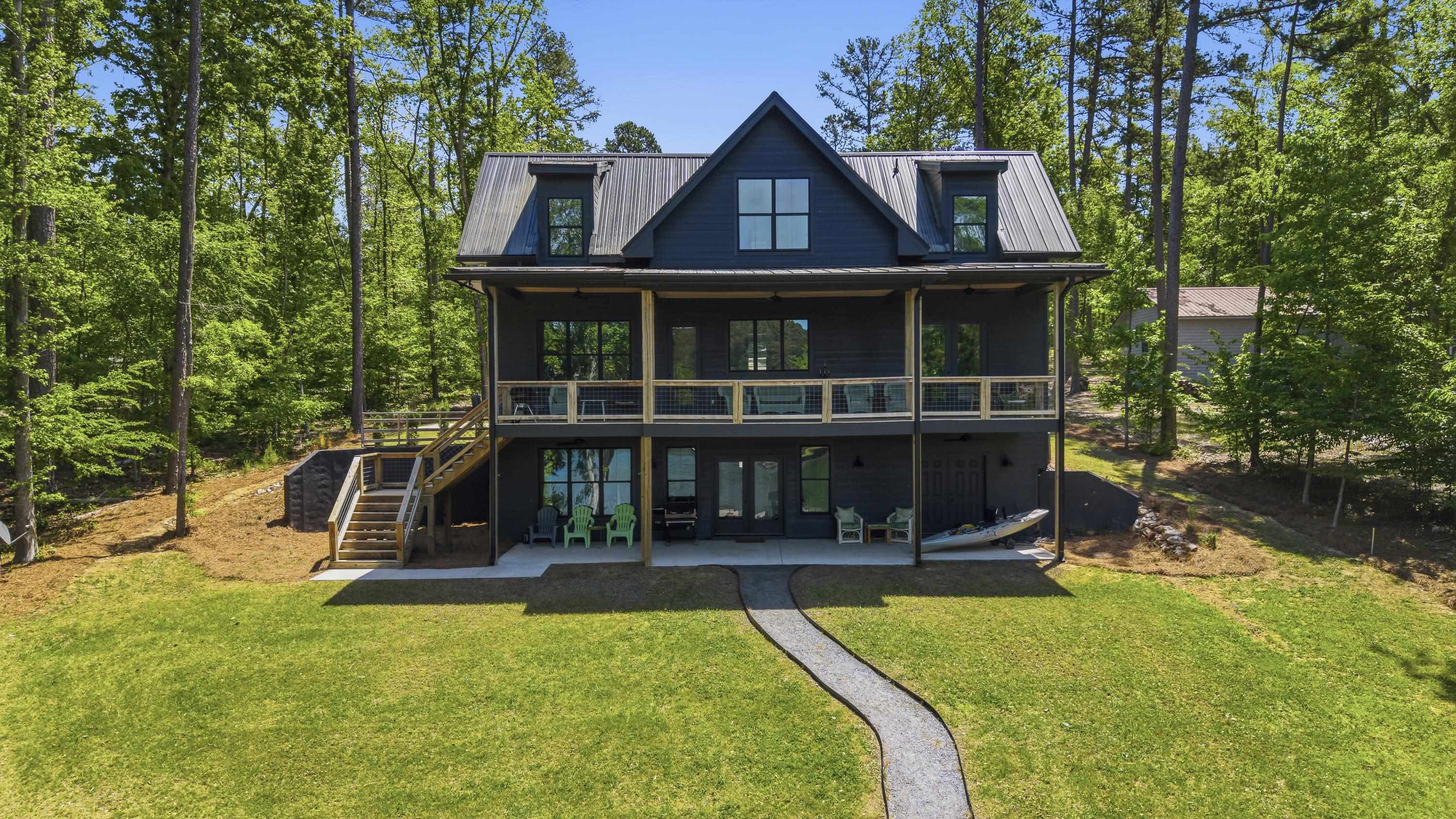 109 LONG SHOALS CIRCLE