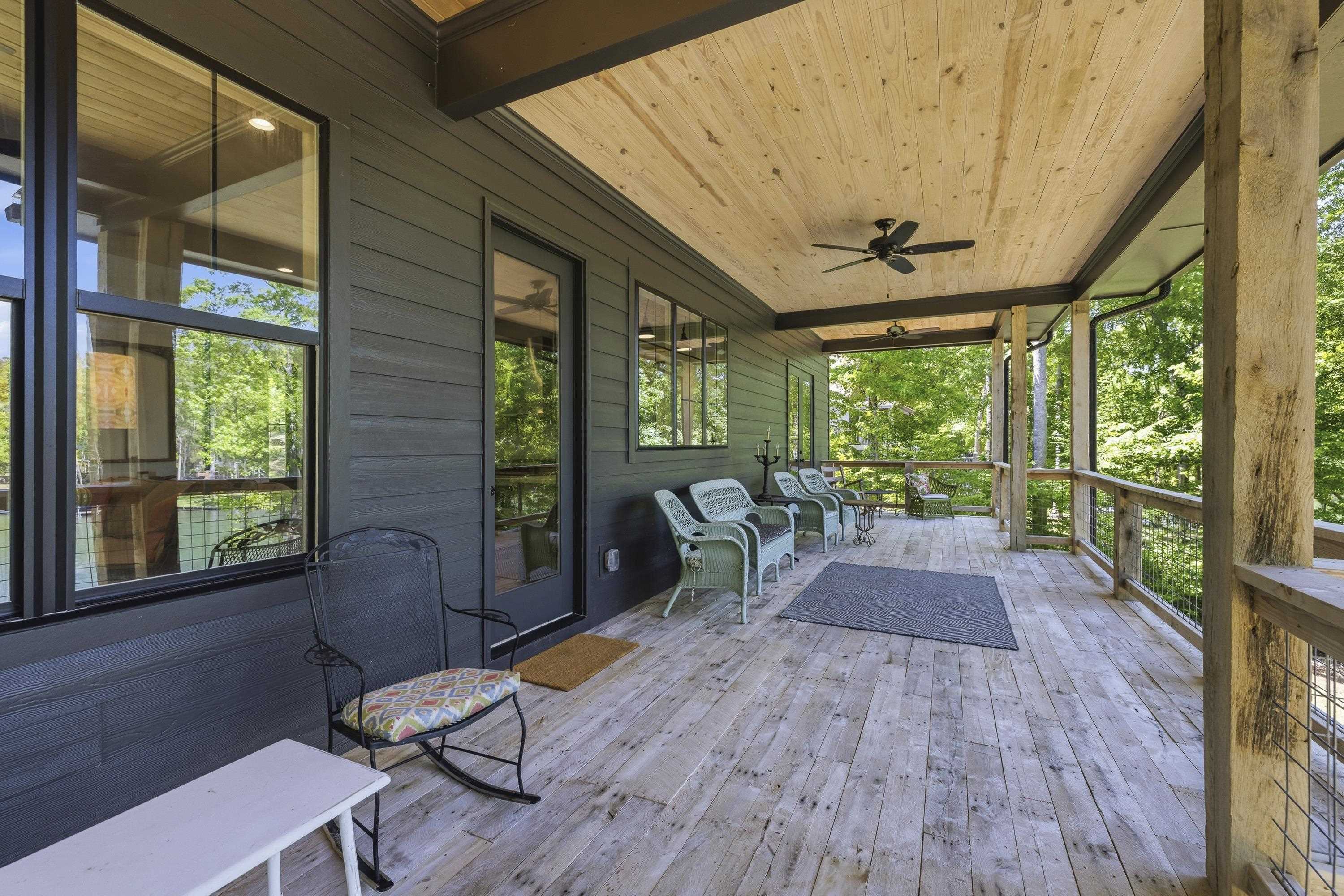 109 LONG SHOALS CIRCLE