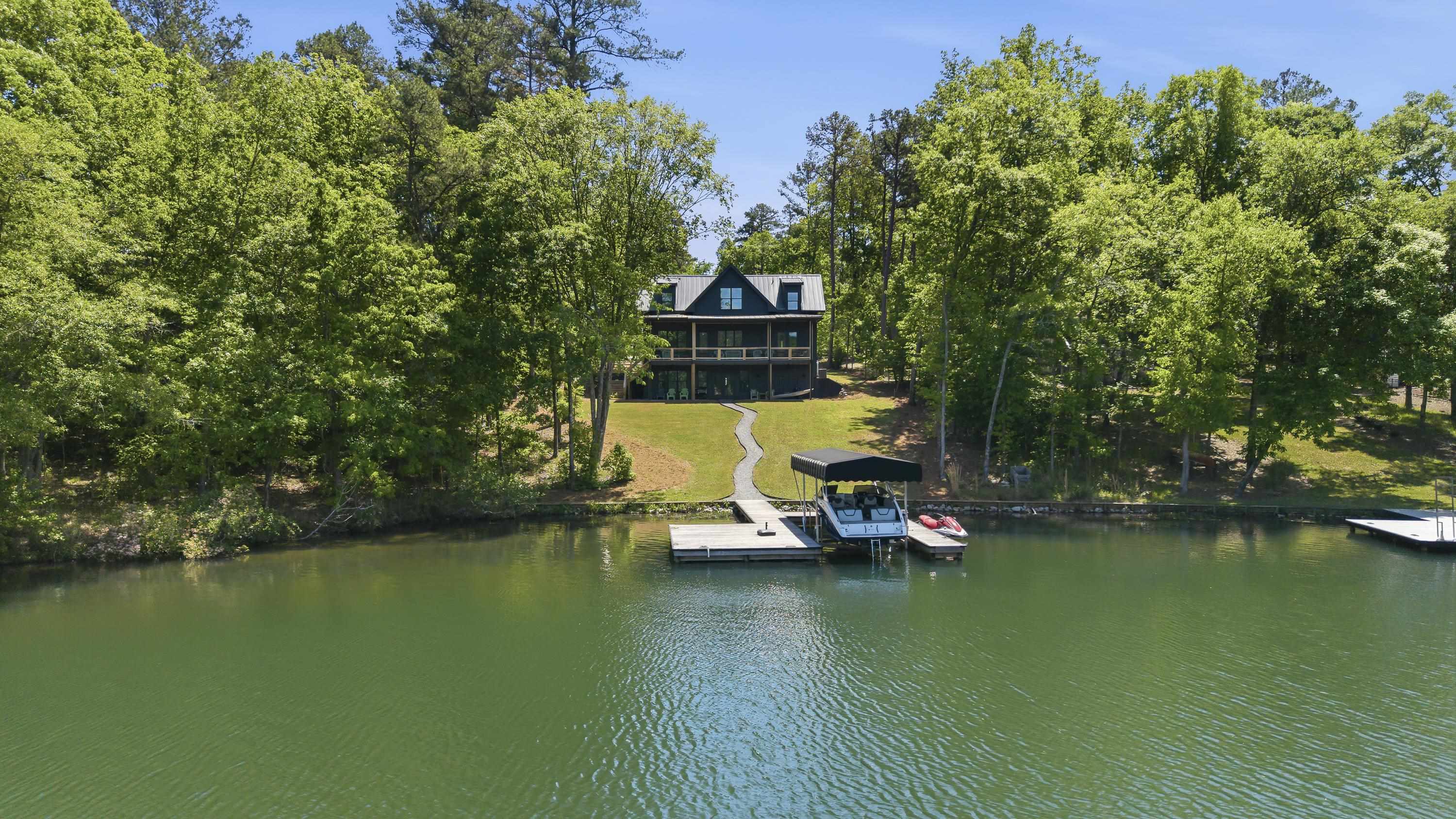 109 LONG SHOALS CIRCLE