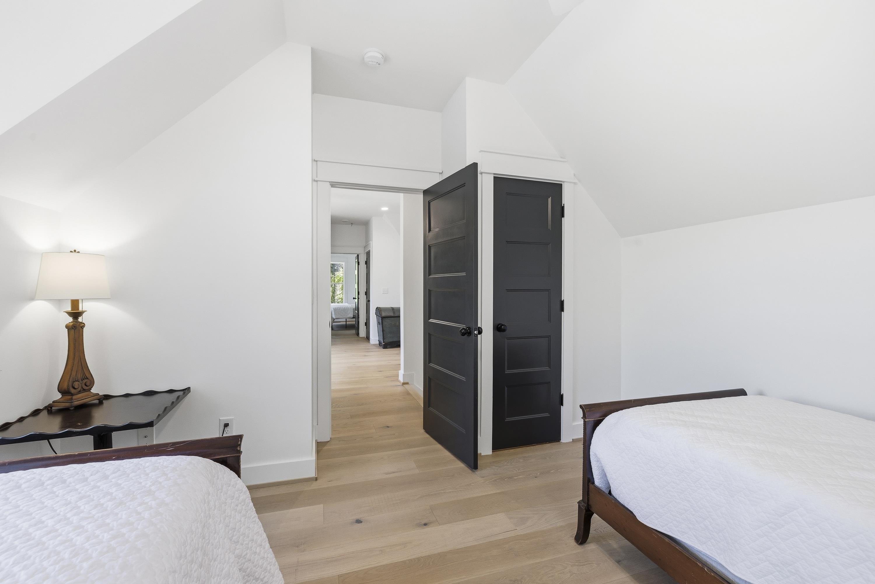 109 LONG SHOALS CIRCLE