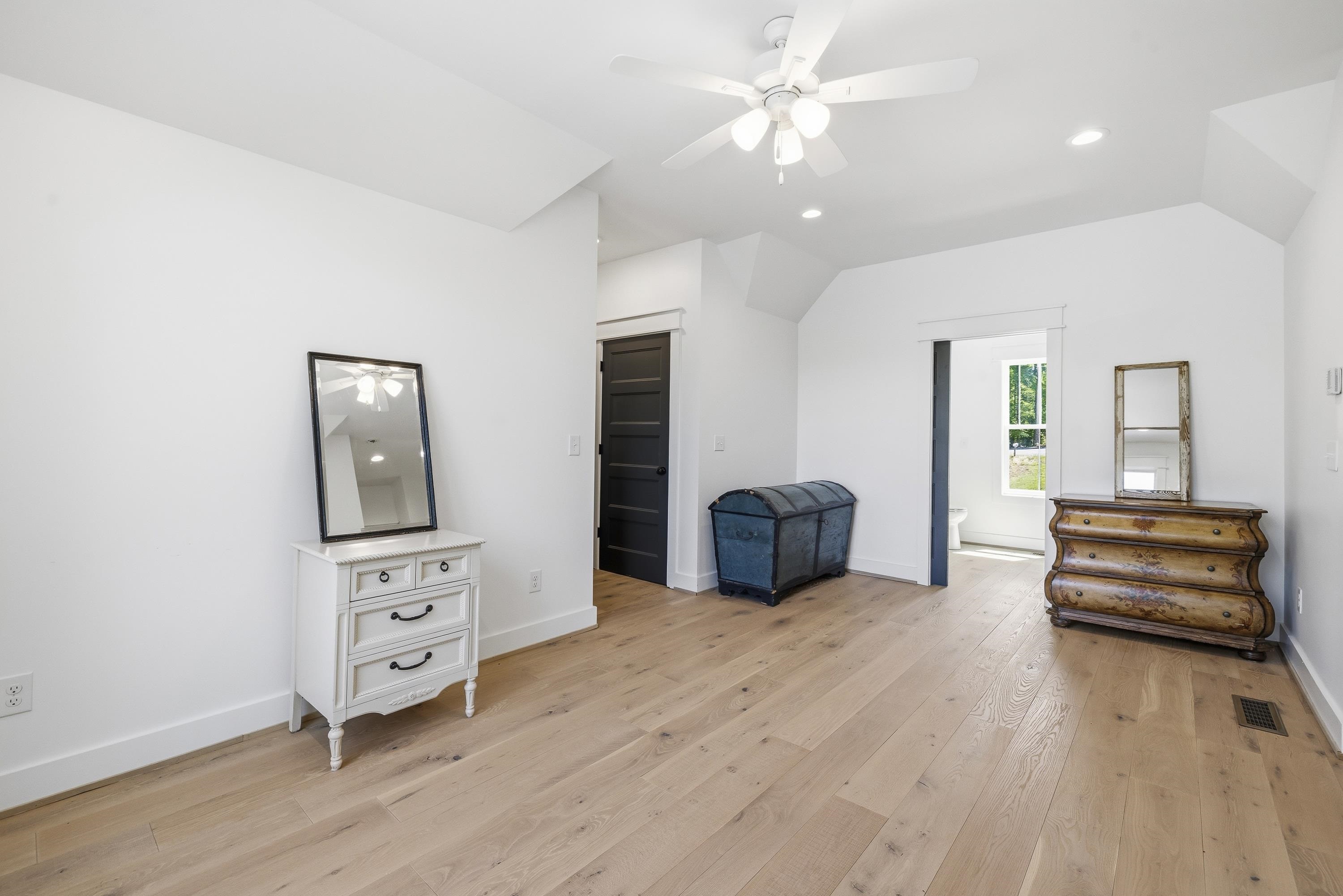 109 LONG SHOALS CIRCLE