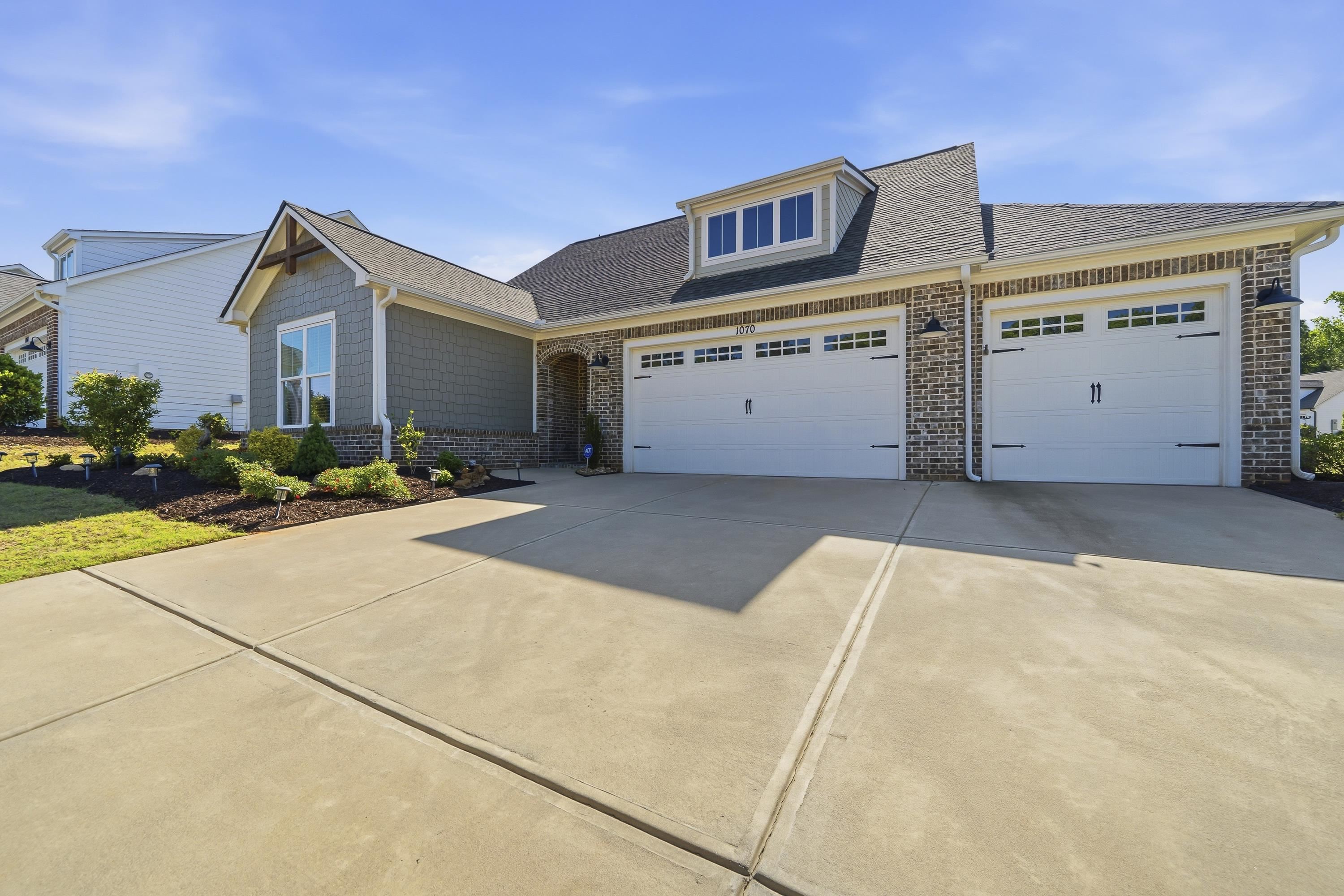 1070 PROVIDENCE LOOP