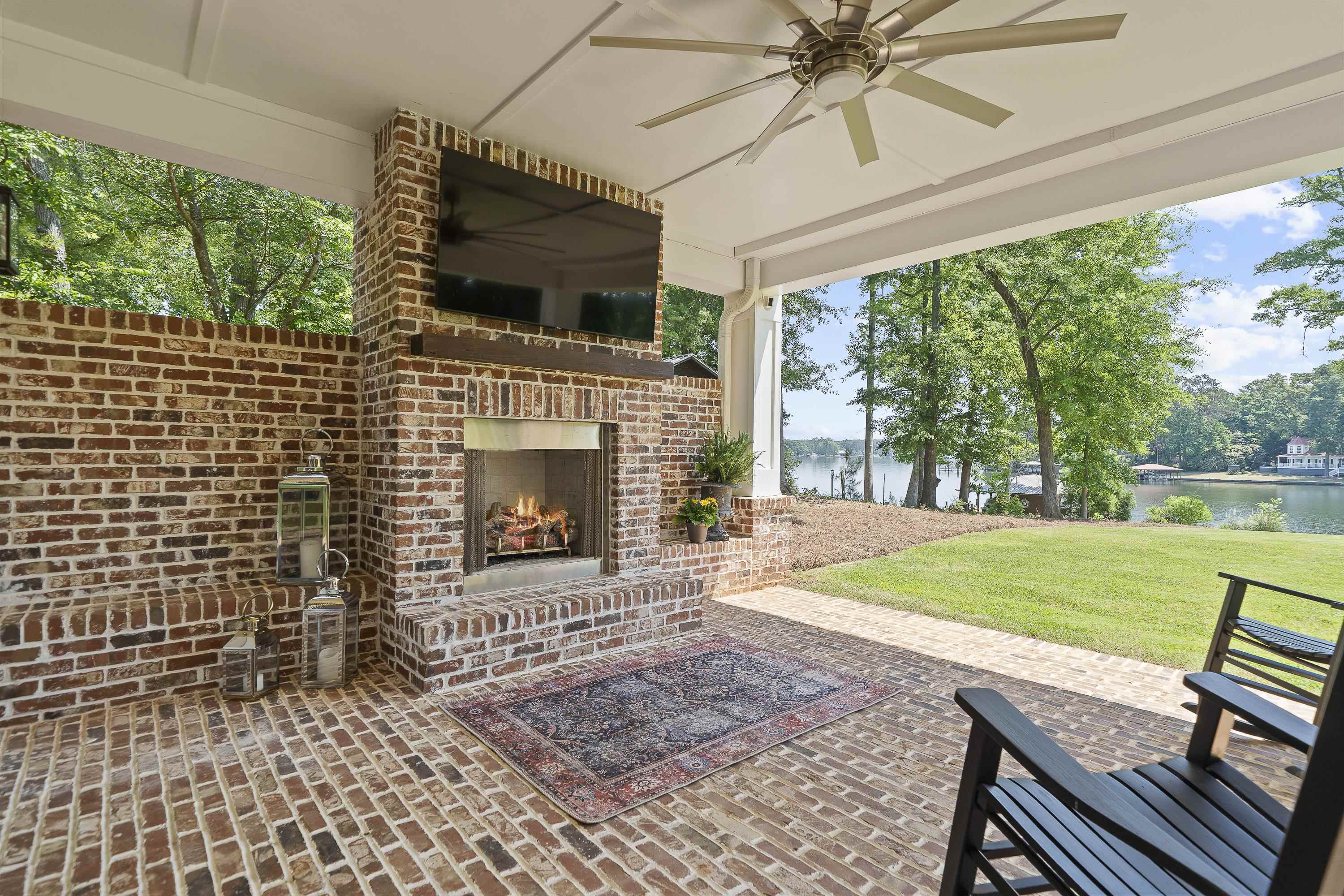 112 S CAY DRIVE