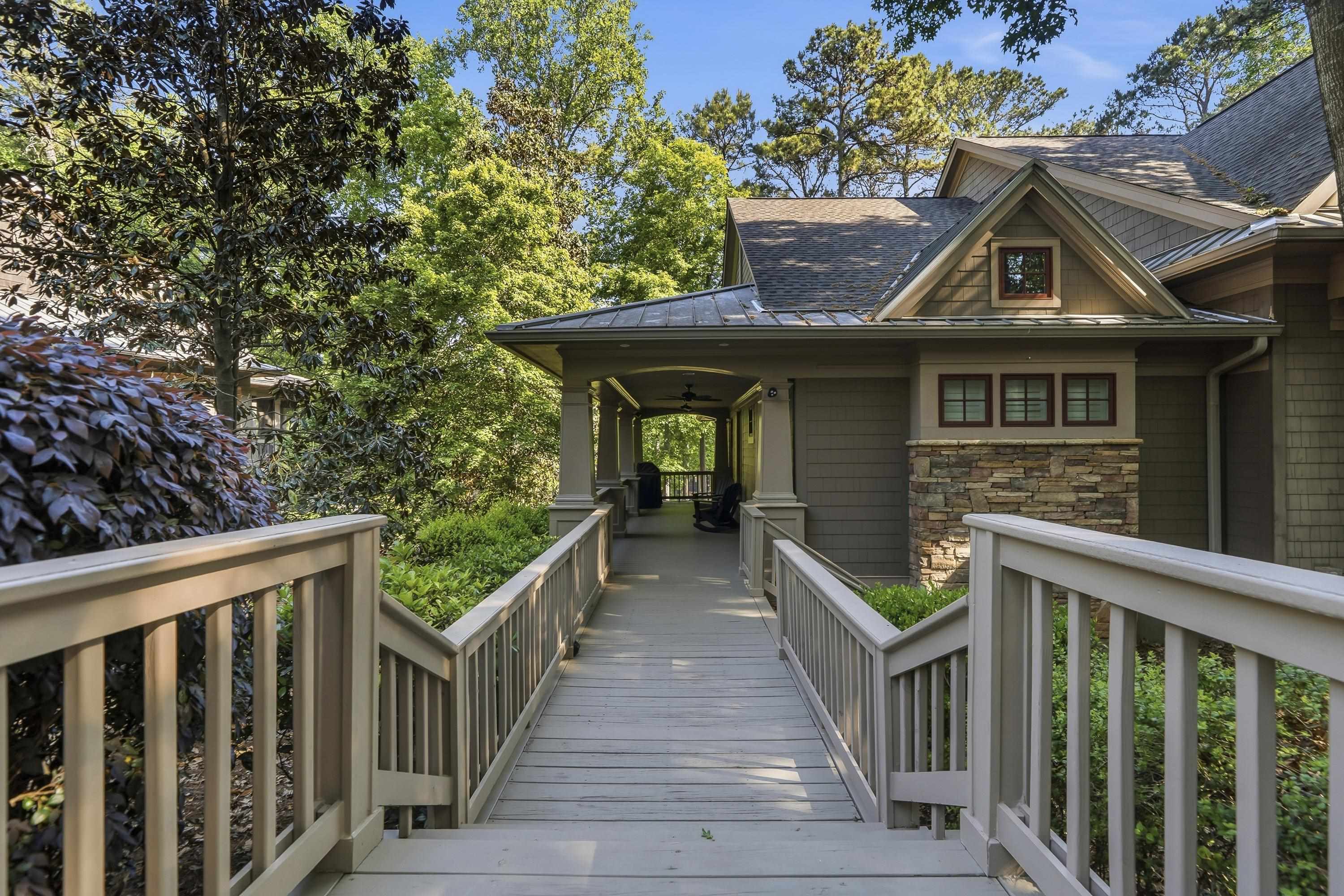 1021 LOCKETS TRAIL