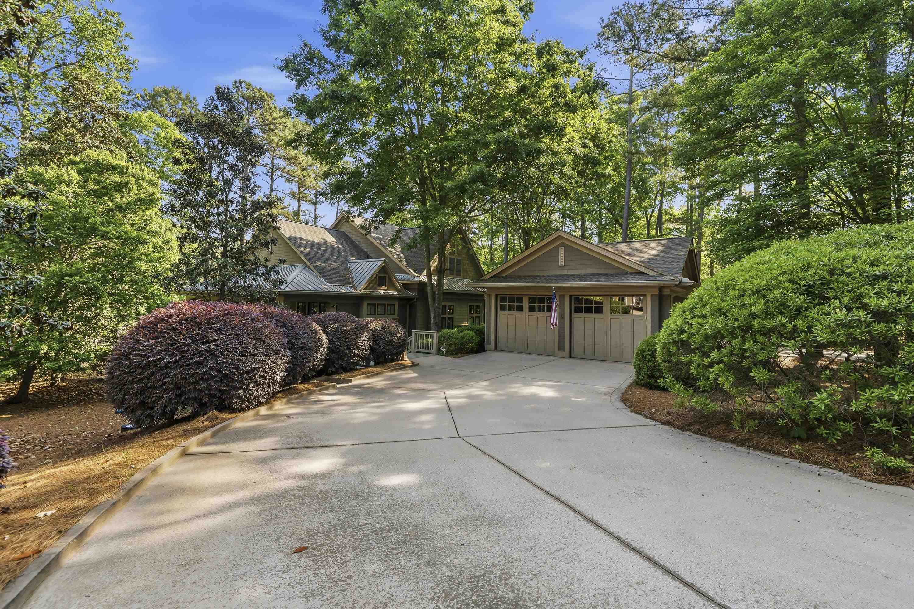 1021 LOCKETS TRAIL