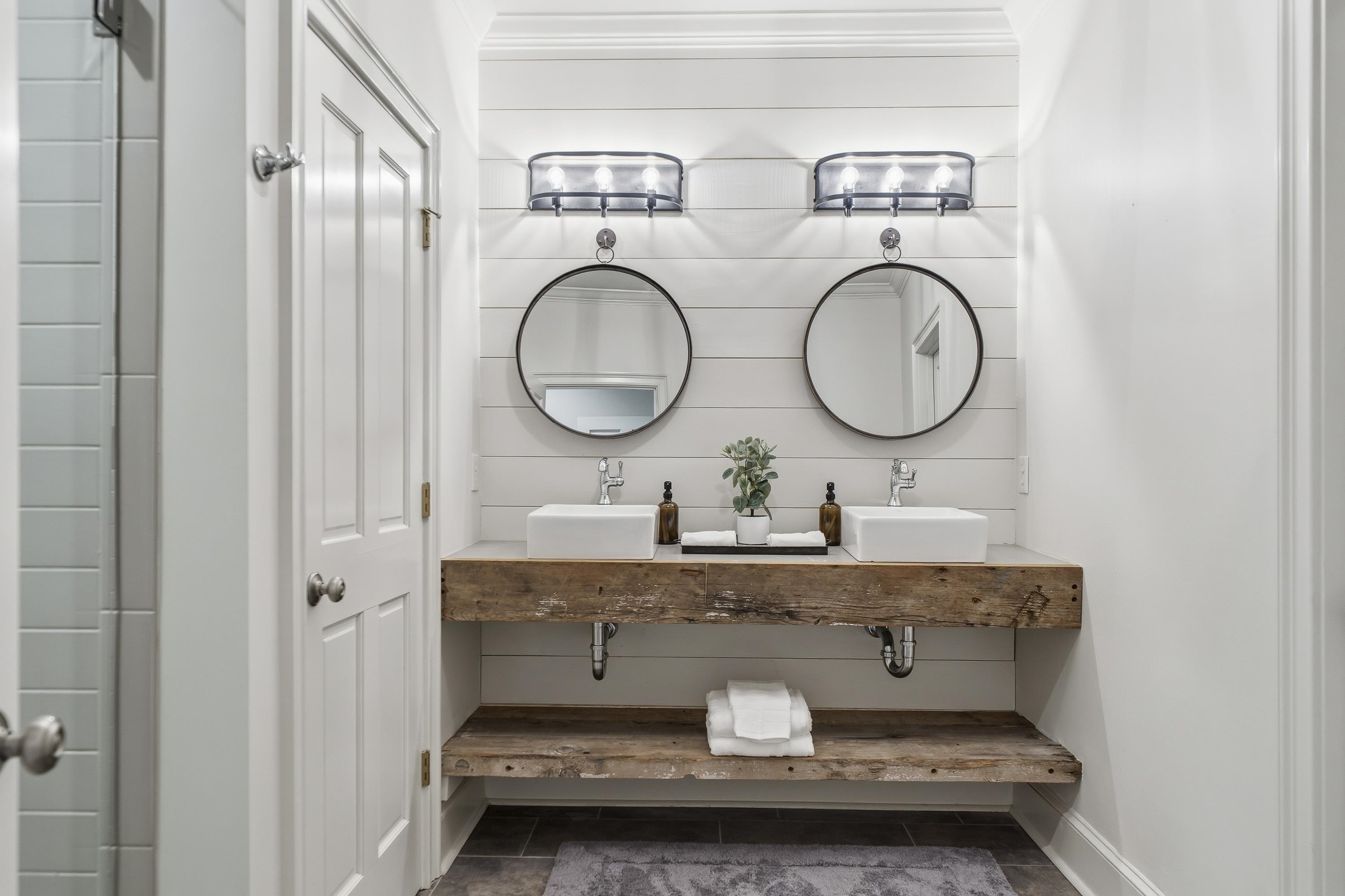 1021 LOCKETS TRAIL