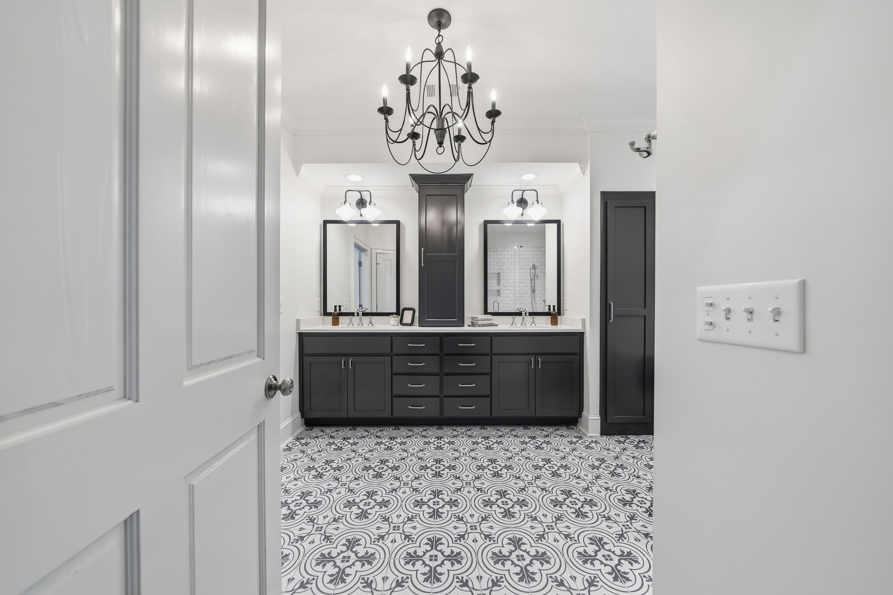 1021 LOCKETS TRAIL