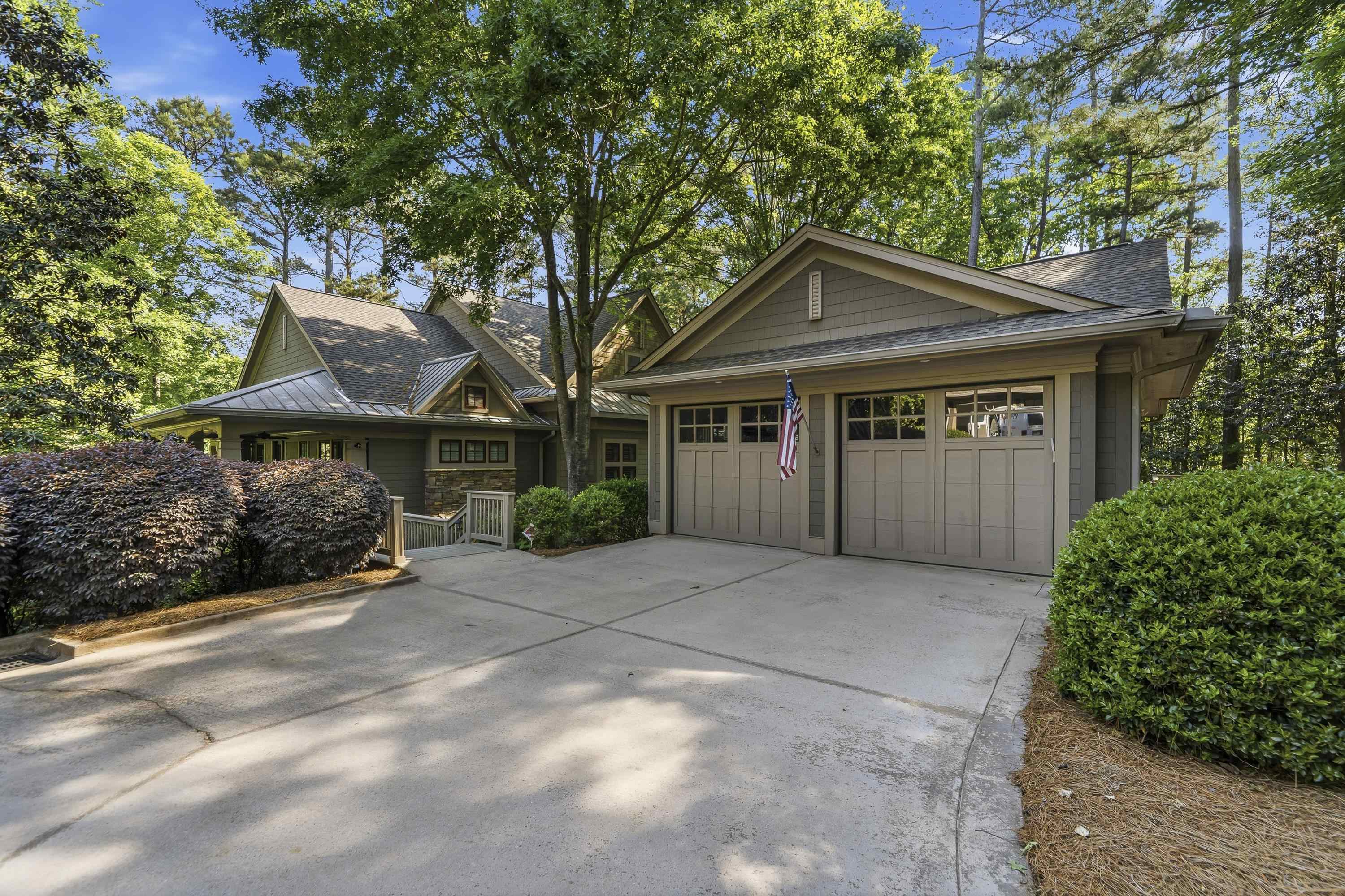 1021 LOCKETS TRAIL