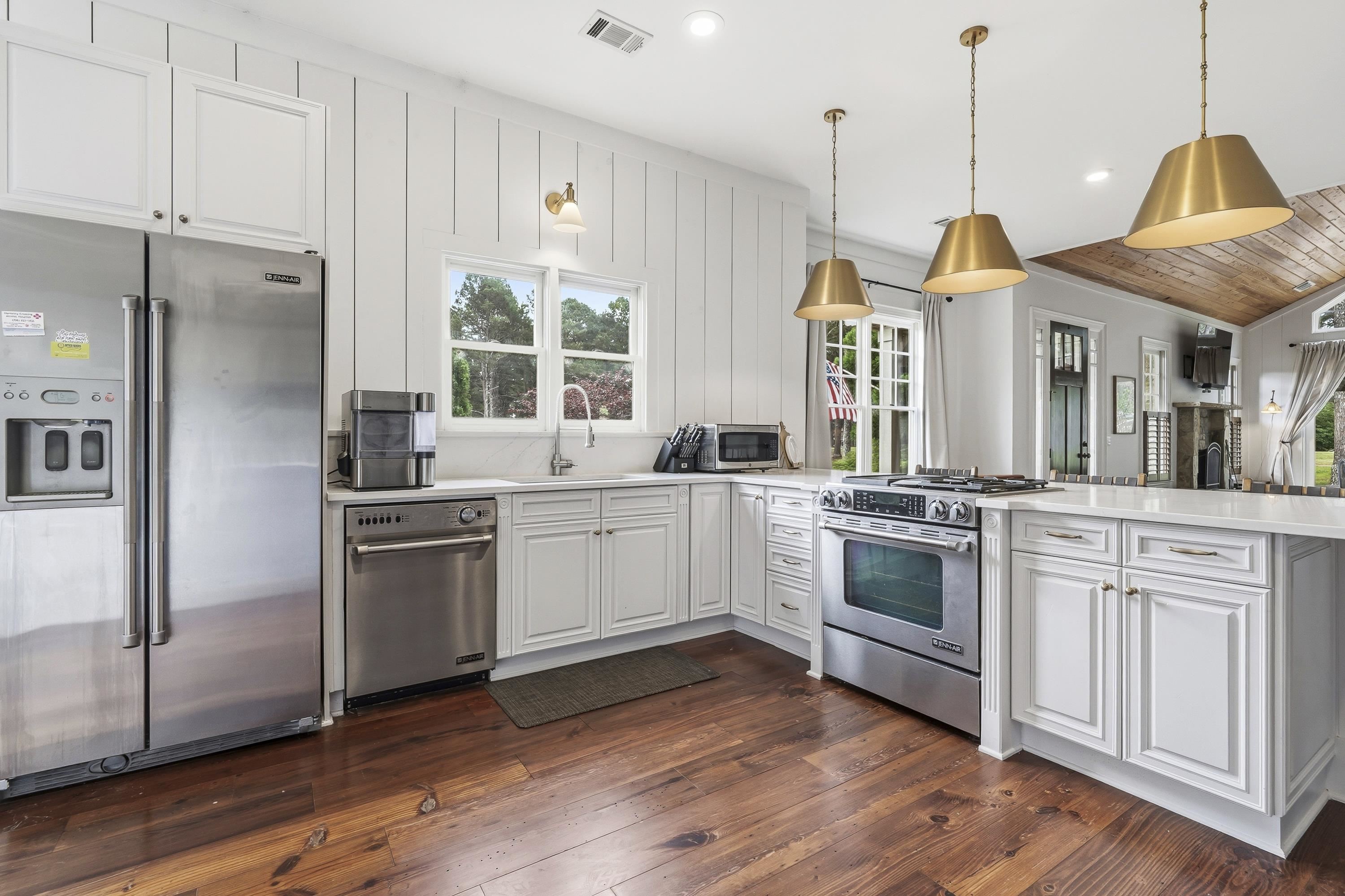 138 ARBORS LANE