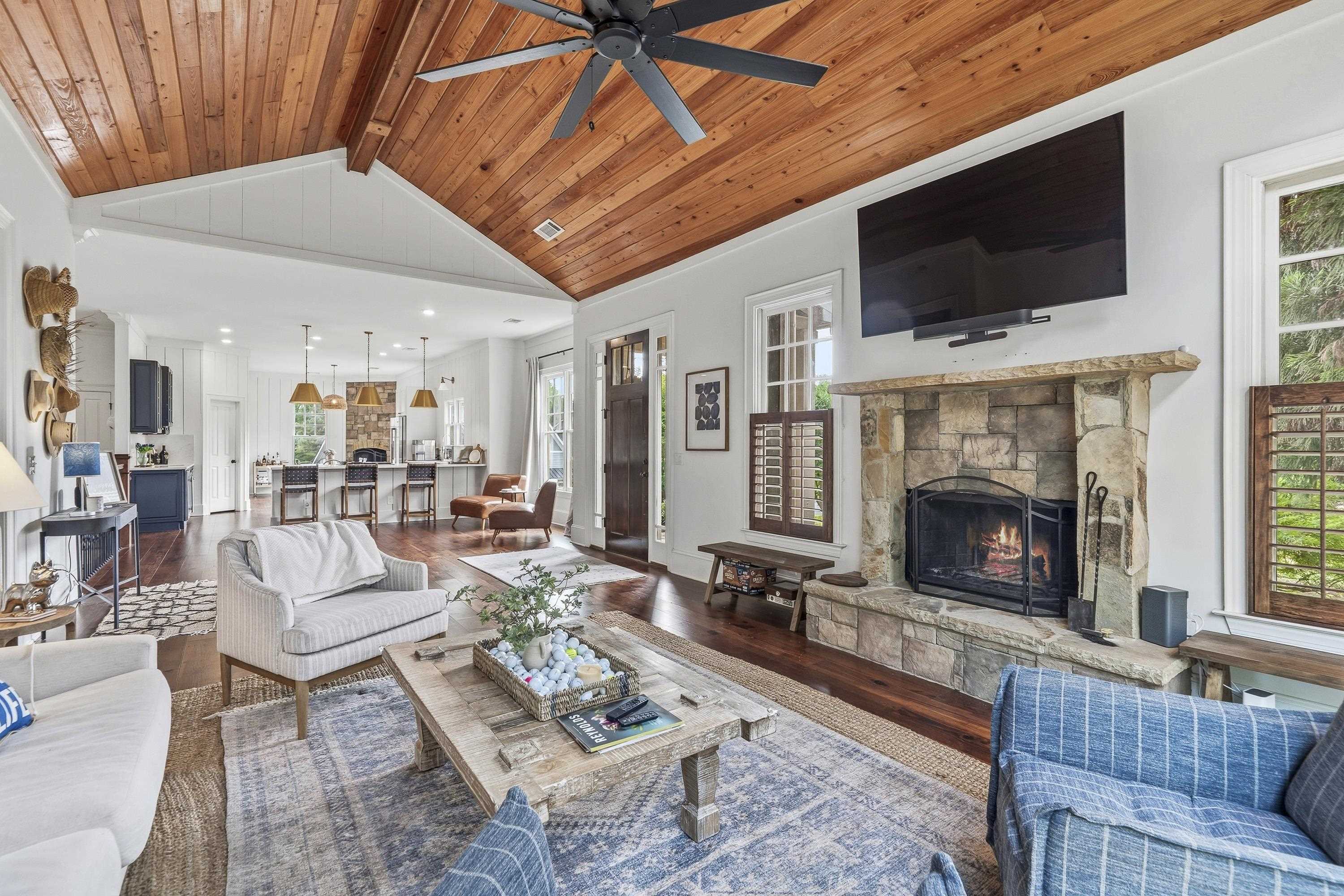 138 ARBORS LANE