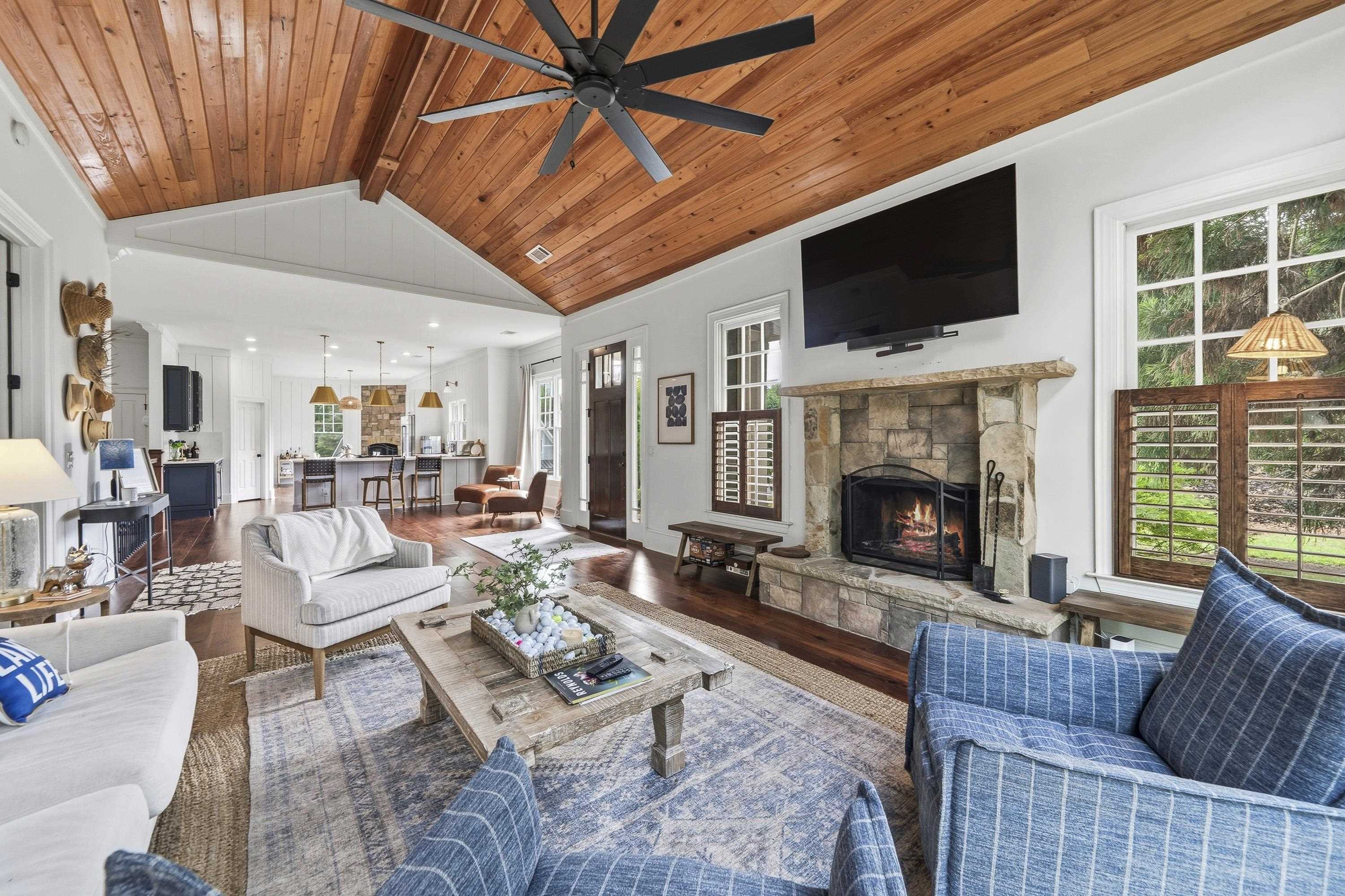 138 ARBORS LANE