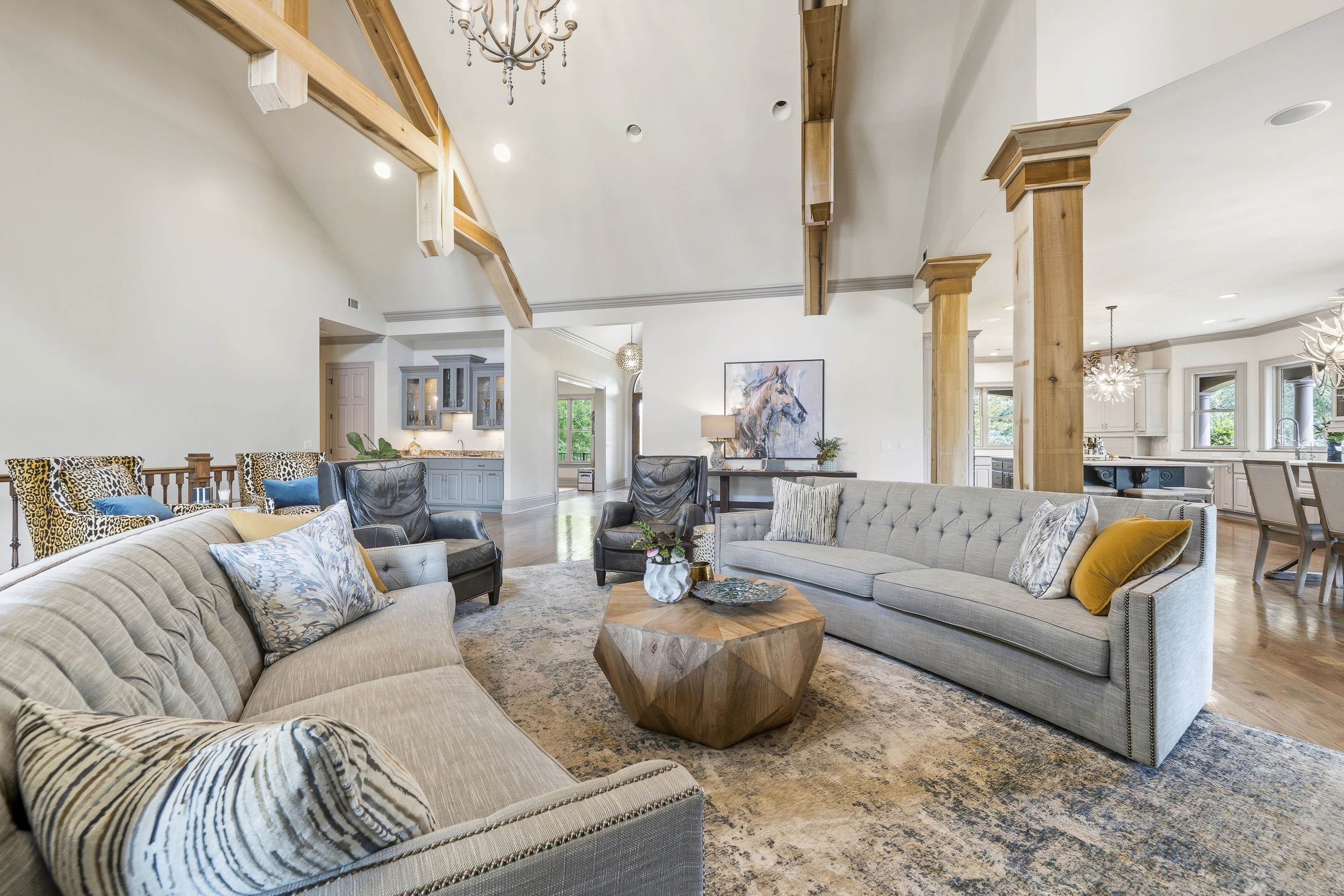 1090 WHITE OAK WAY