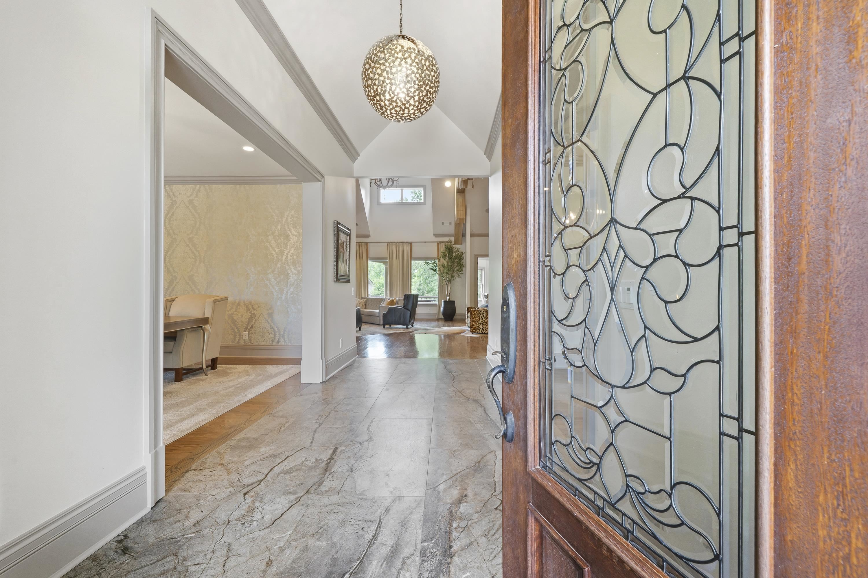 1090 WHITE OAK WAY