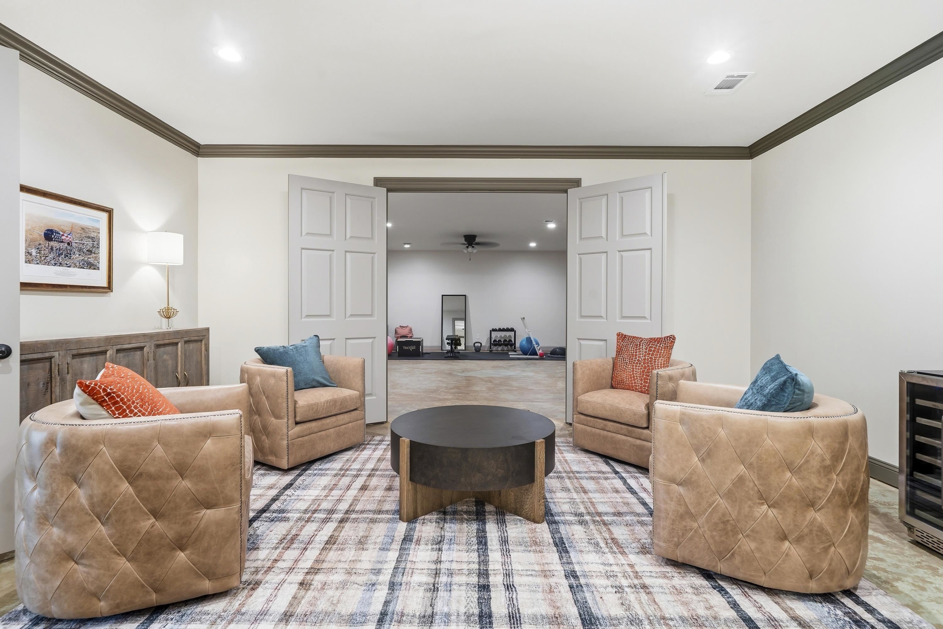1090 WHITE OAK WAY