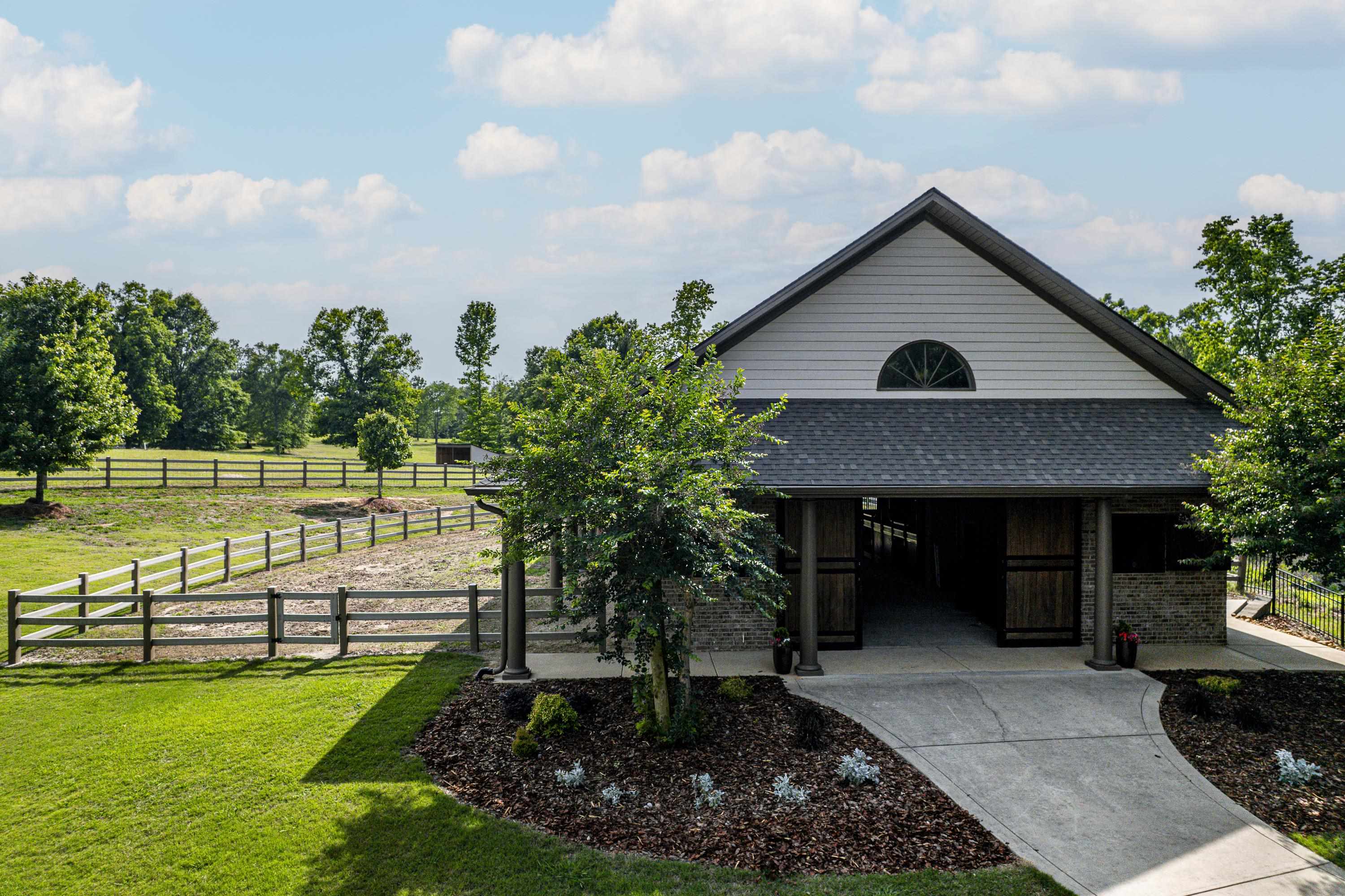 1090 WHITE OAK WAY