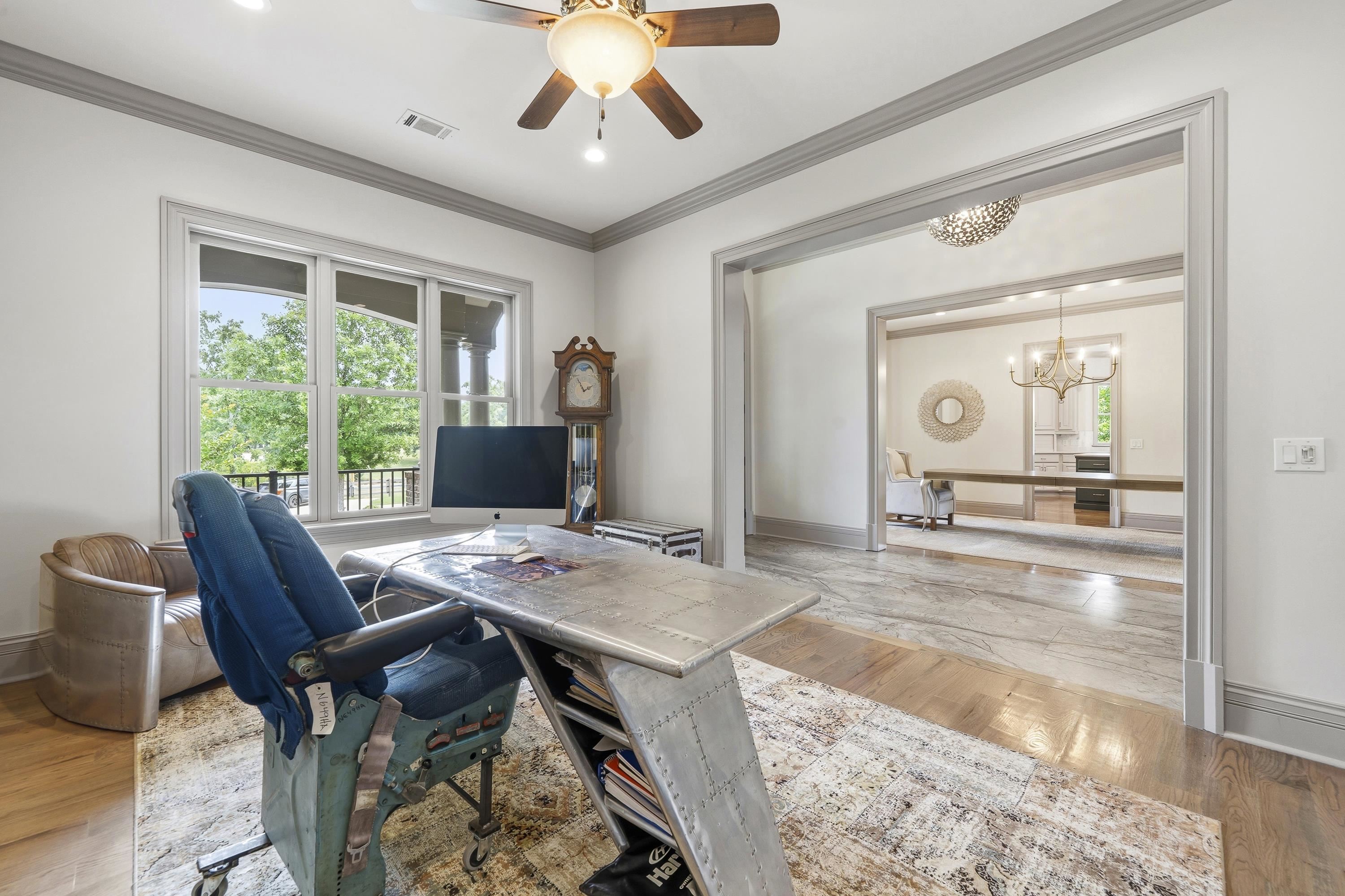 1090 WHITE OAK WAY