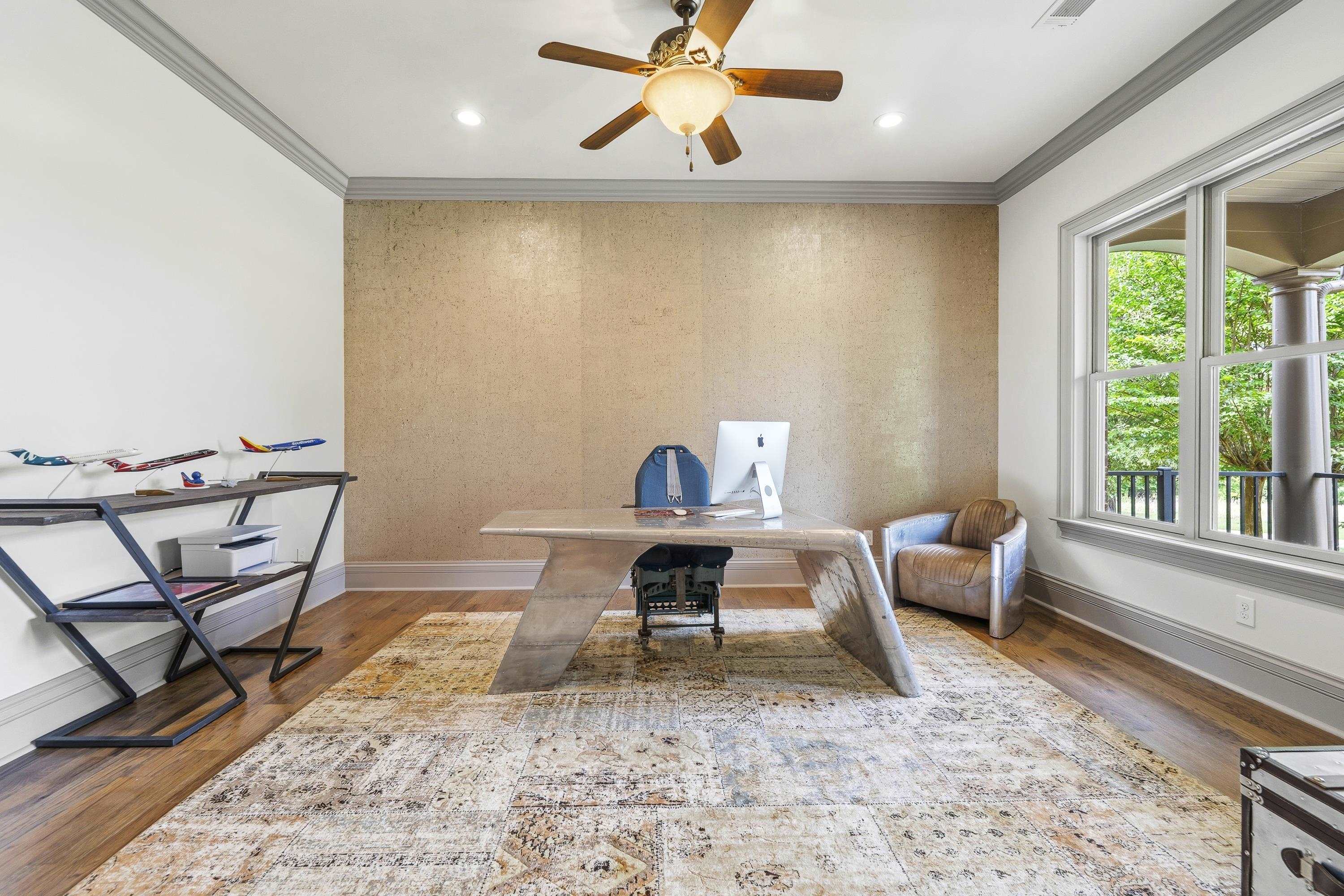 1090 WHITE OAK WAY