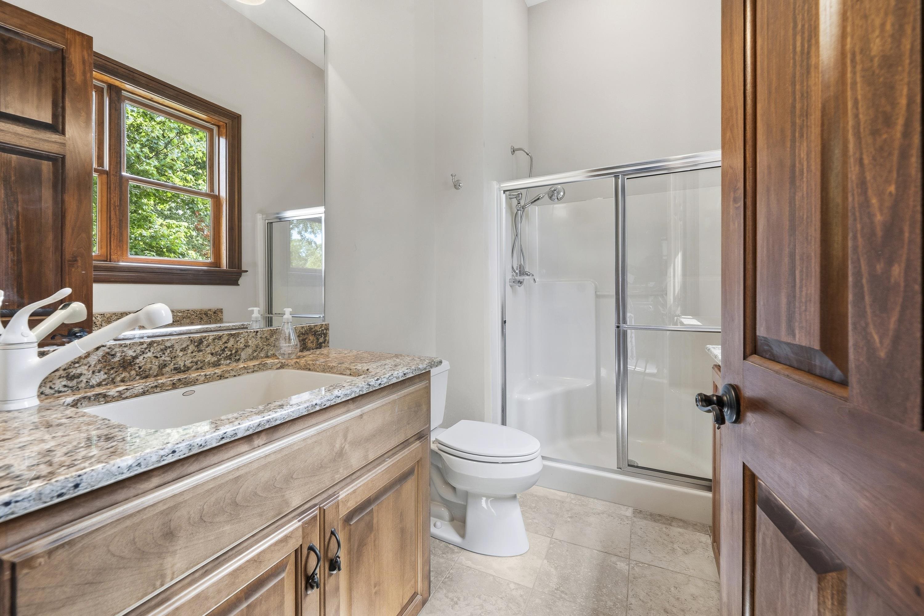 1090 WHITE OAK WAY