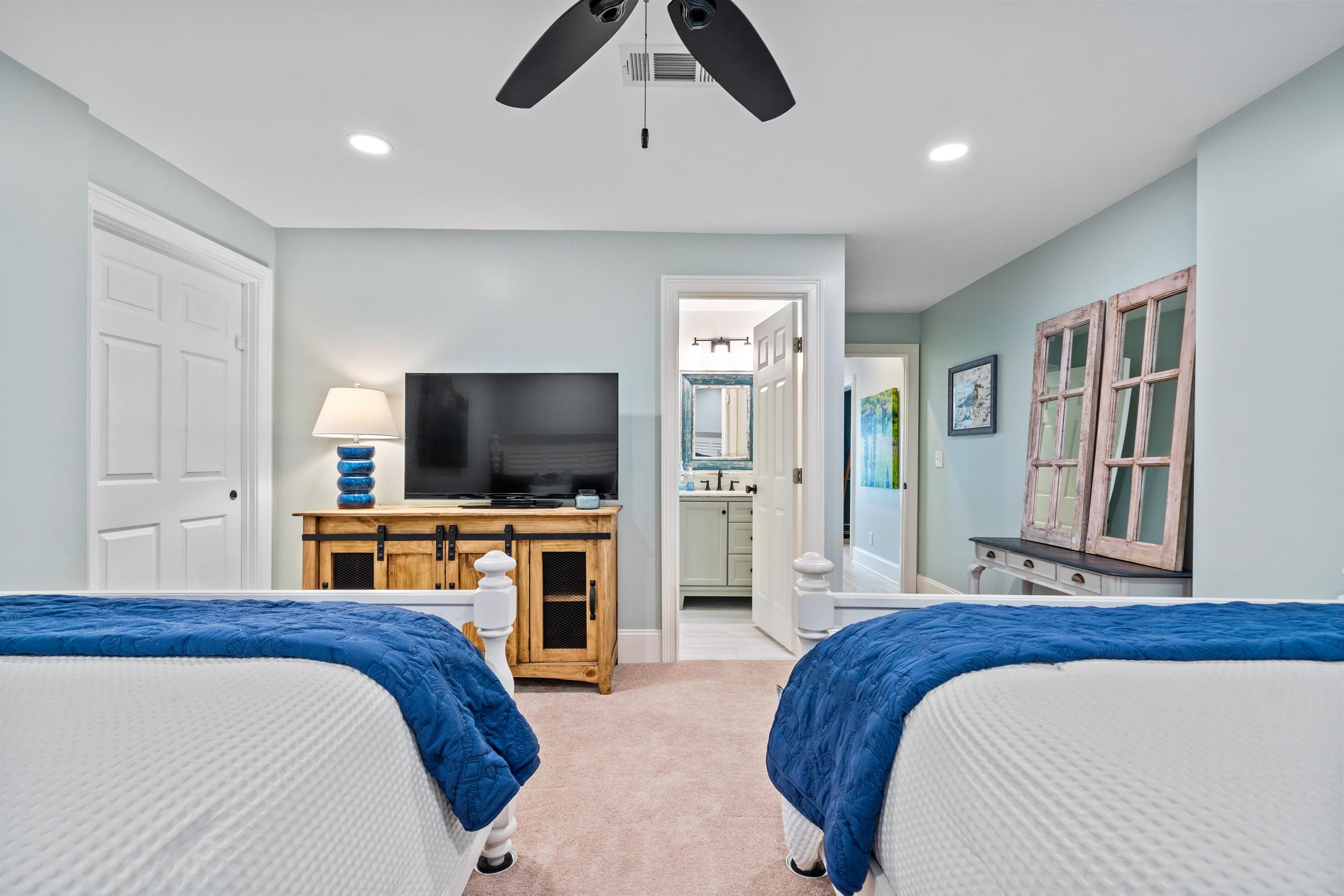 2691 CLUB DRIVE
