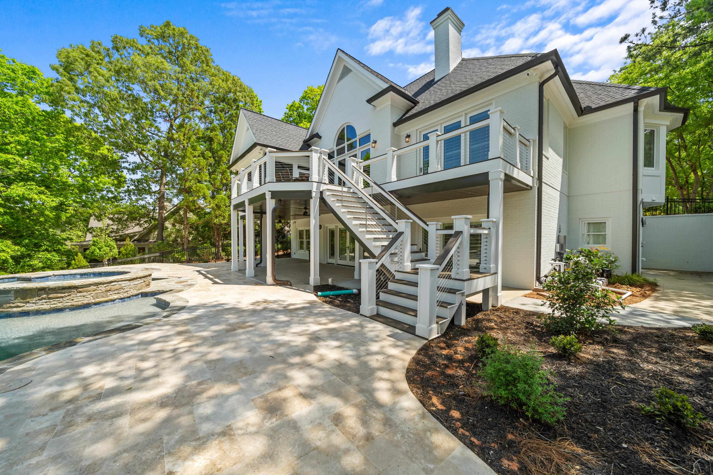 2691 CLUB DRIVE
