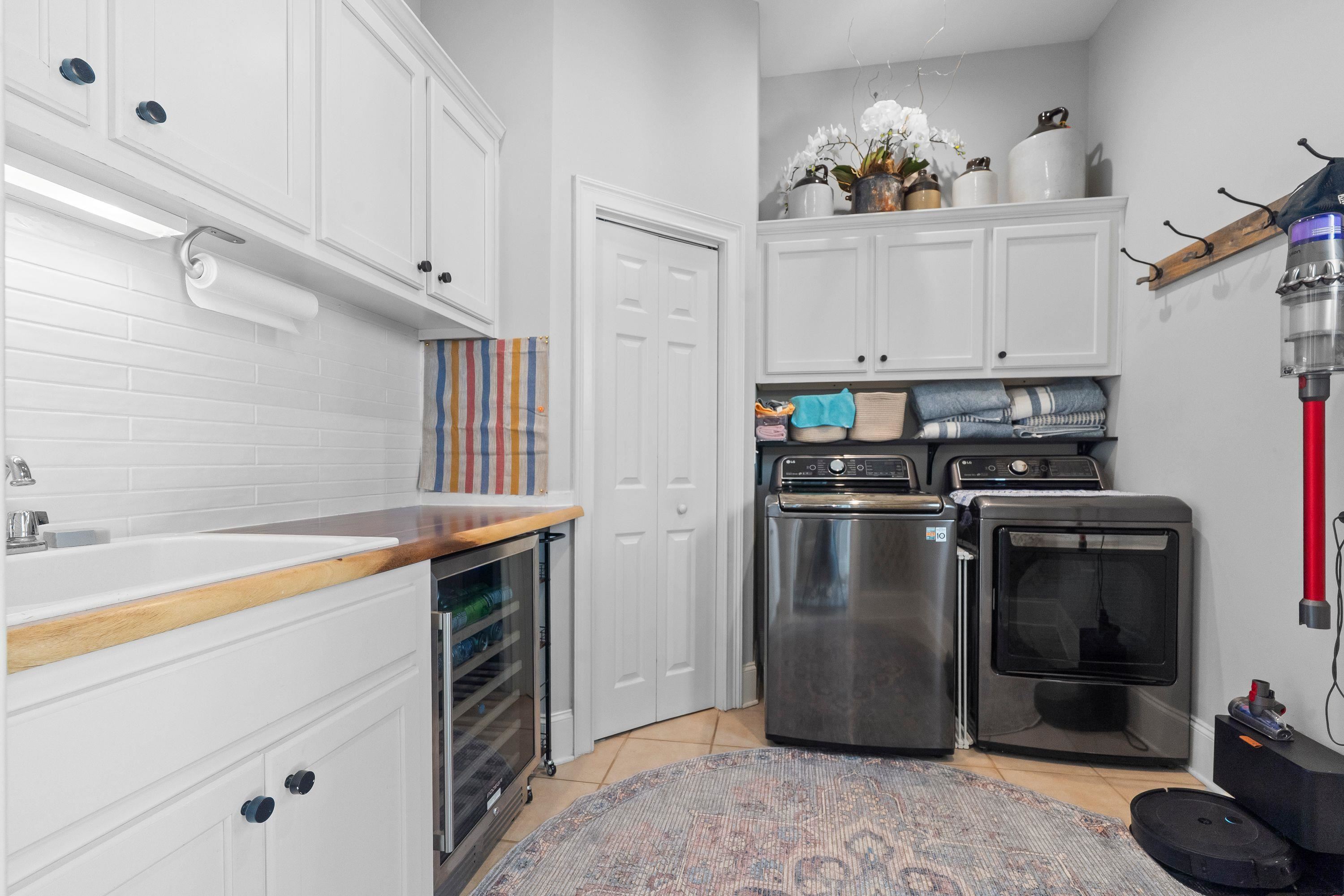 2691 CLUB DRIVE