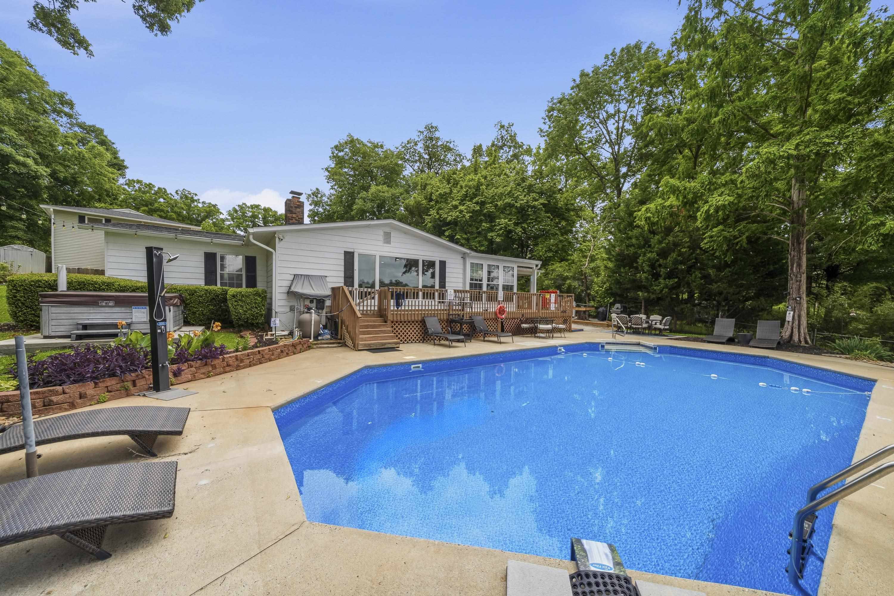339 THOMAS DRIVE