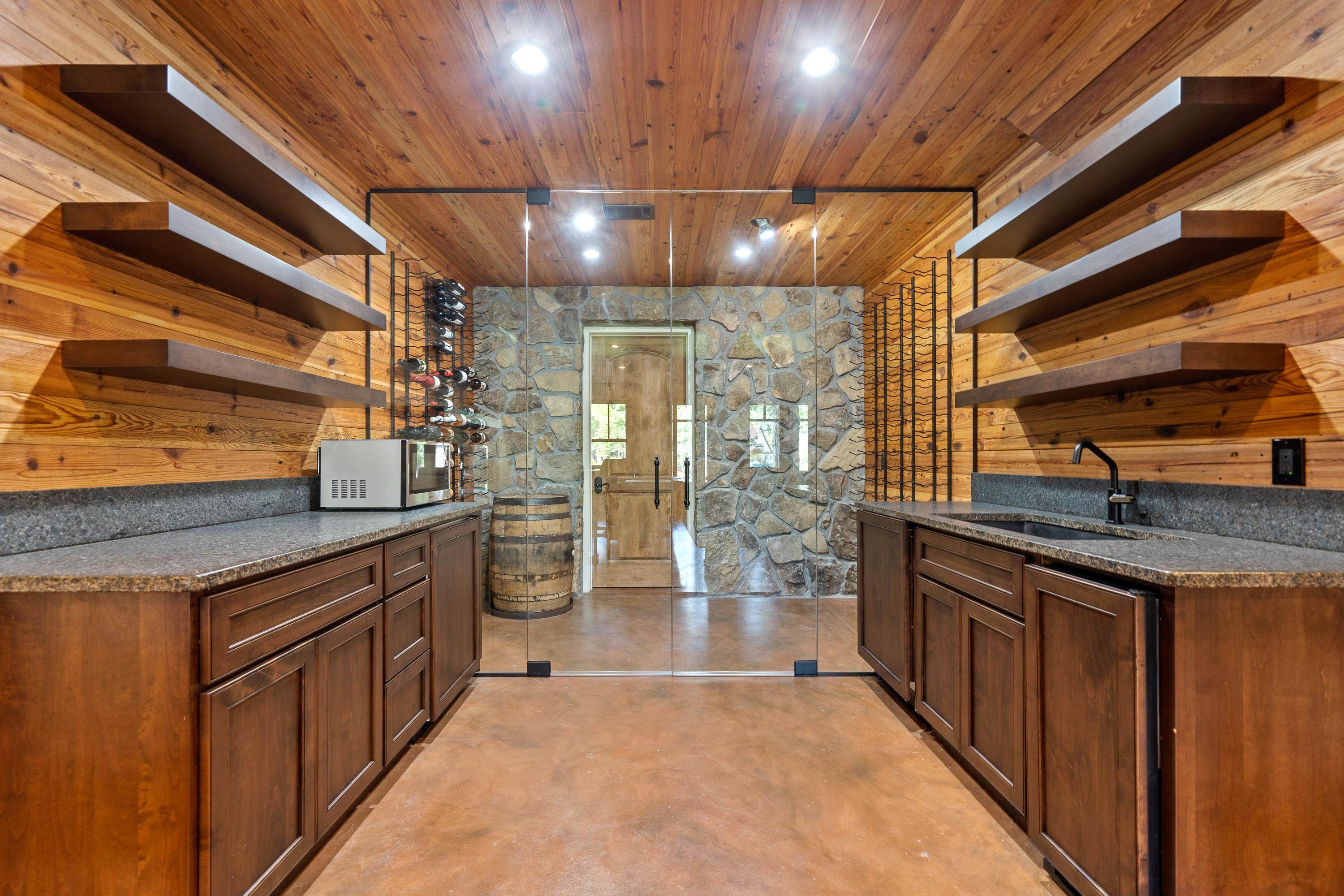 189 REYNOLDS DRIVE