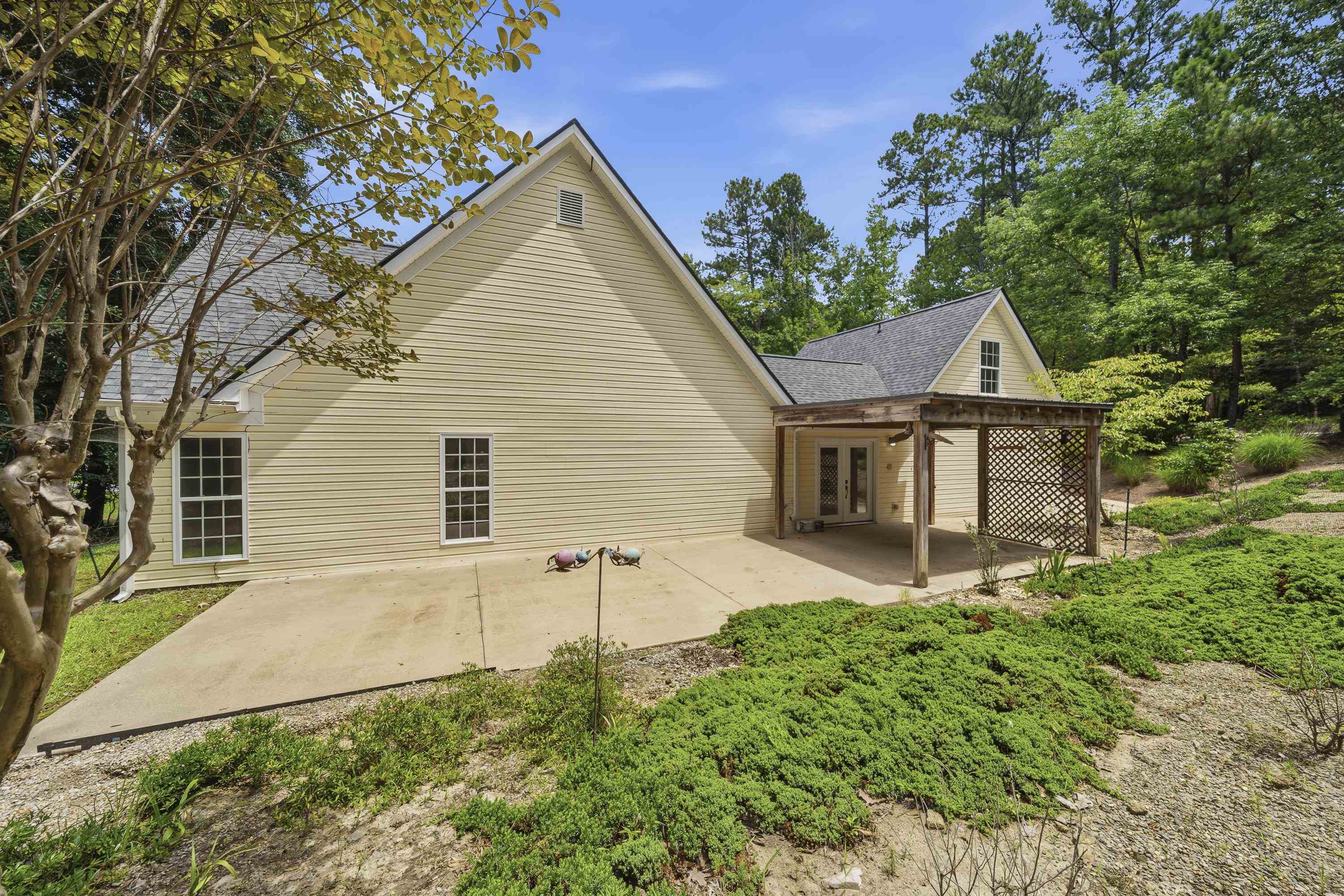280 E RIVERBEND DRIVE