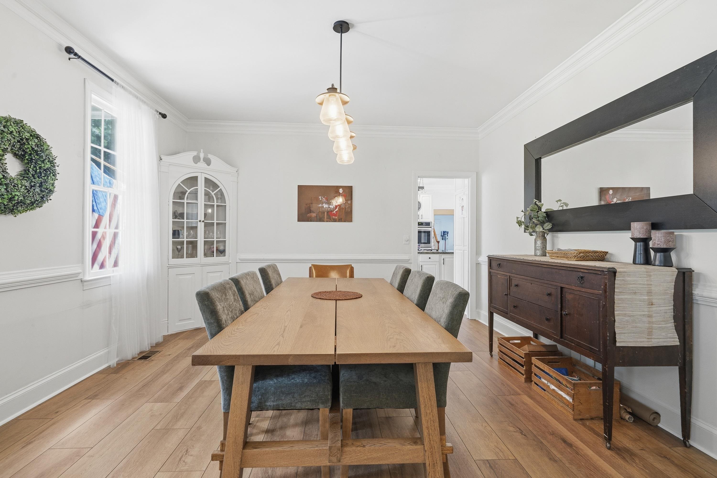 1100 HARDWOOD HOLLOW